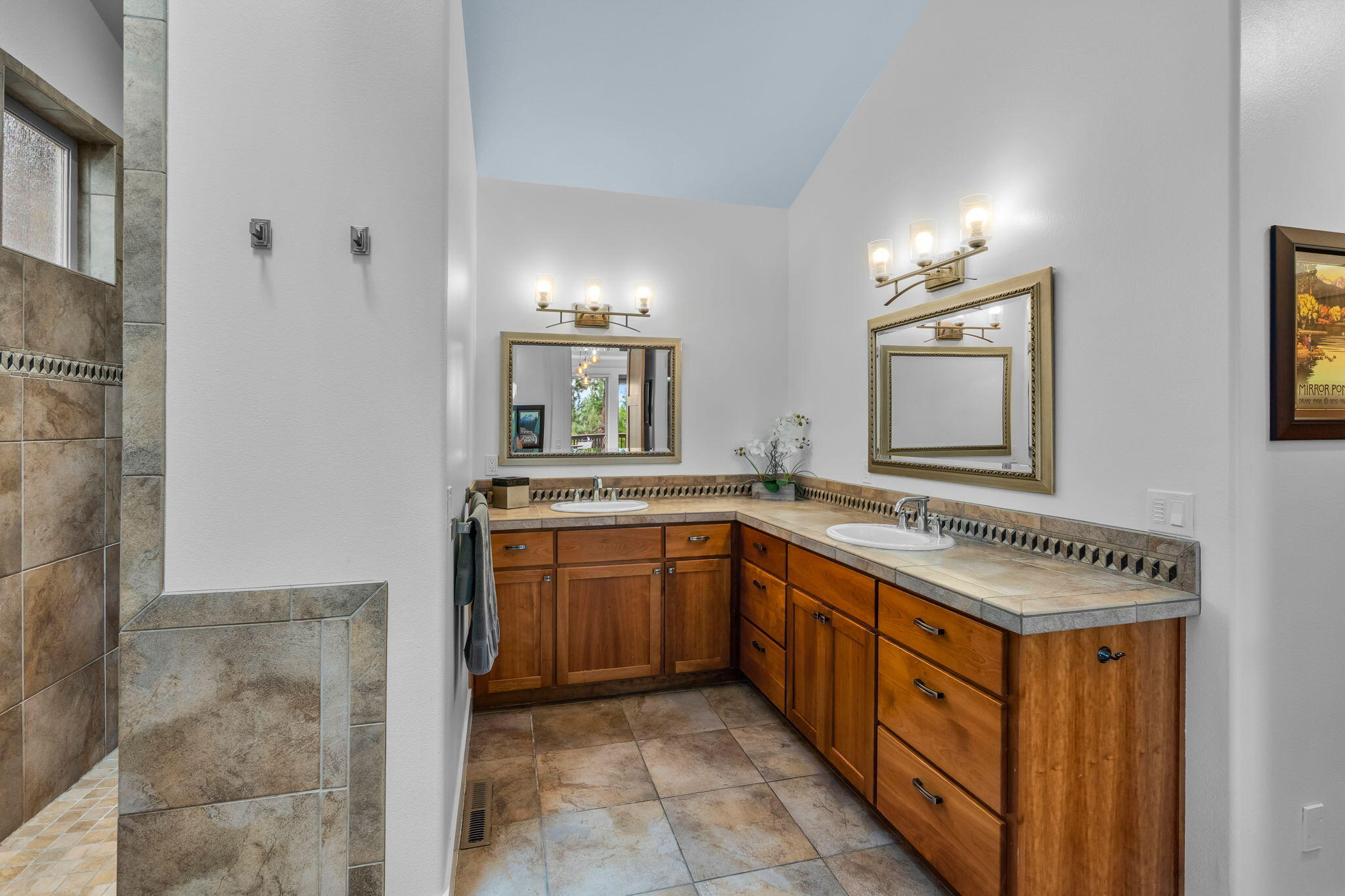 Bend, Oregon, 97702, United States, 4 Bedrooms Bedrooms, ,3 BathroomsBathrooms,Residential,Active,1913968