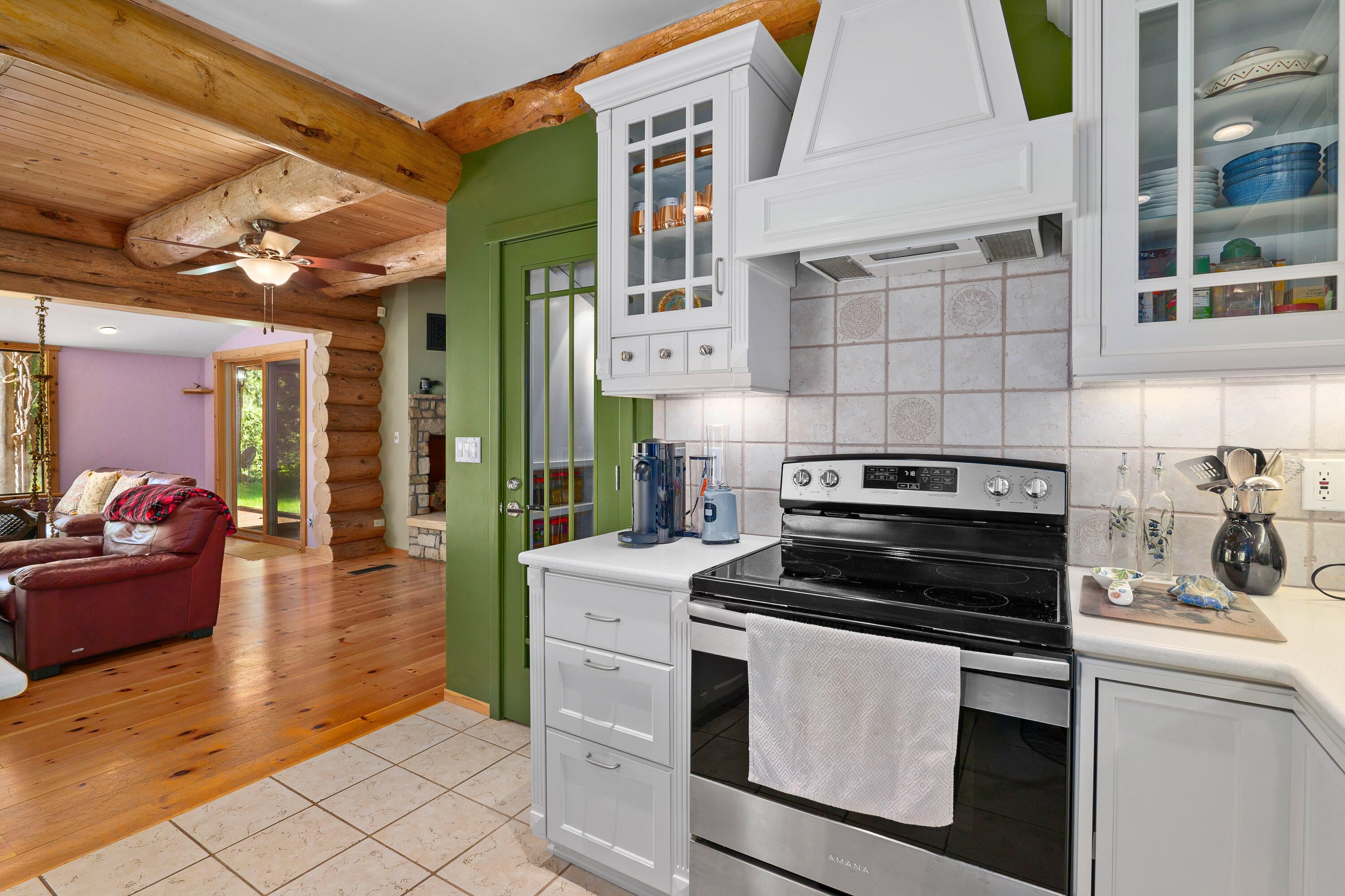 Selma, Oregon, 97538, United States, 5 Bedrooms Bedrooms, ,5 BathroomsBathrooms,Residential,Active,1902945