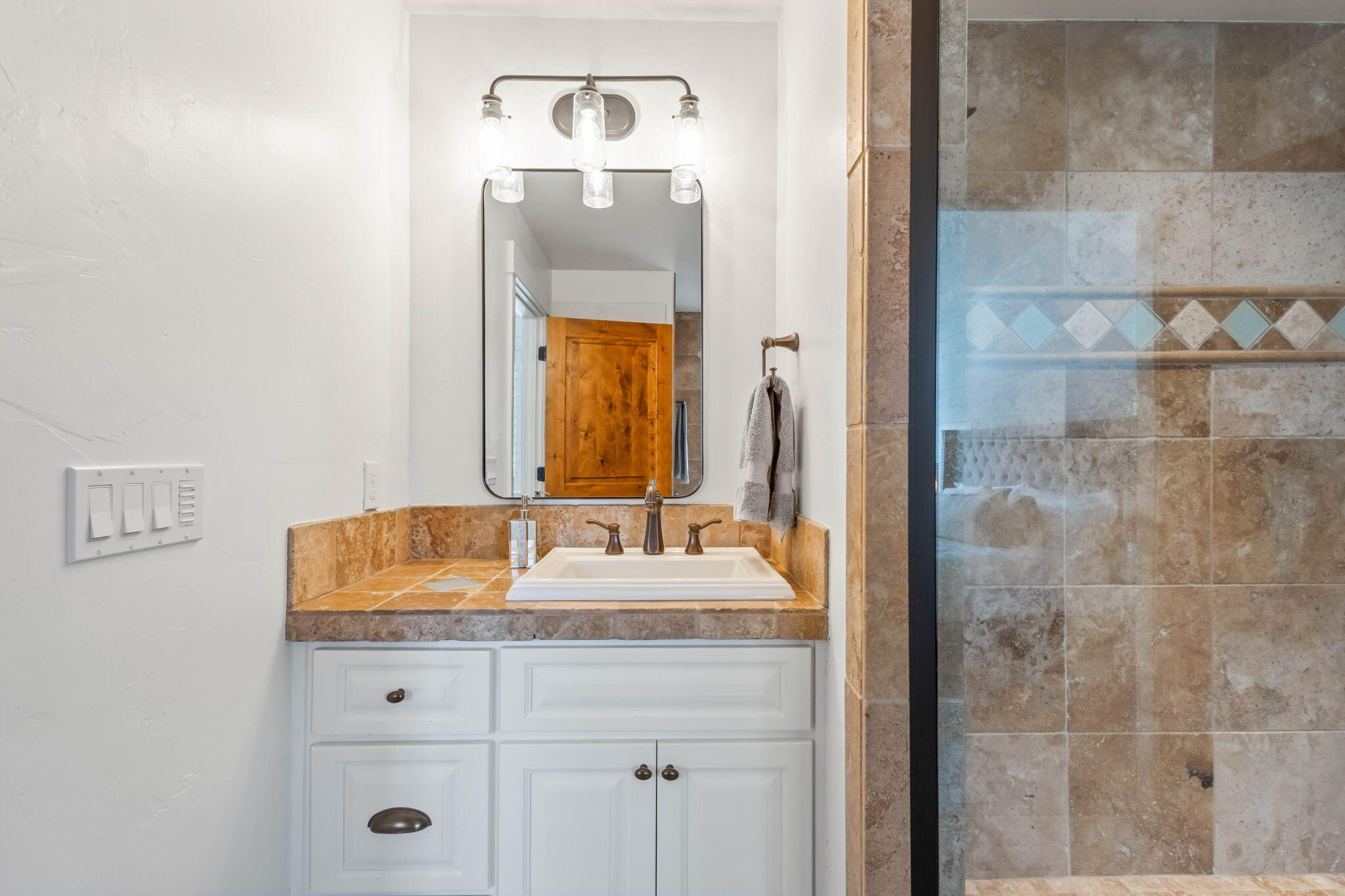 Bend, Oregon, 97702, United States, 4 Bedrooms Bedrooms, ,5 BathroomsBathrooms,Residential,Active,1726847