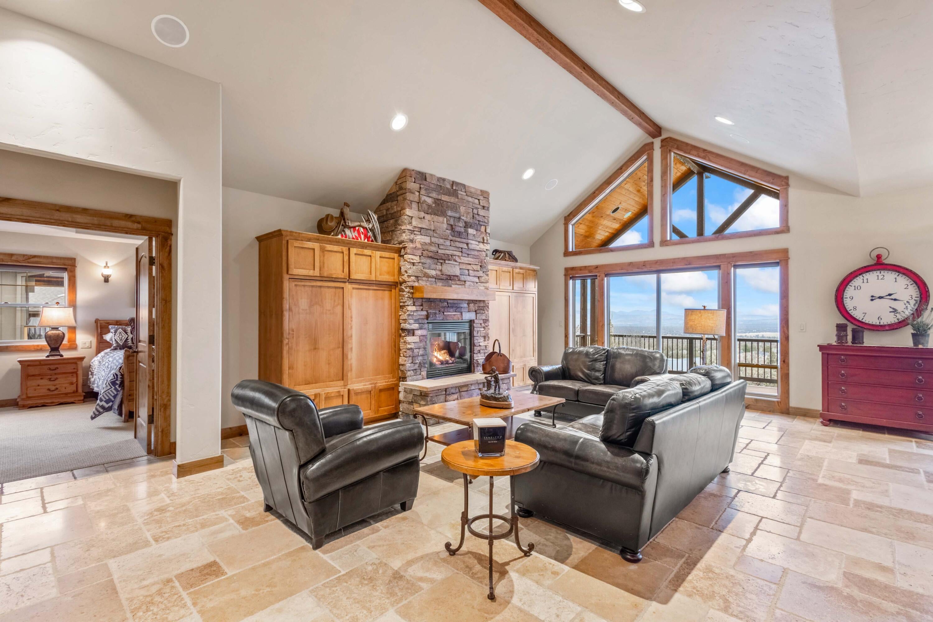 Redmond, Oregon, 97756, United States, 3 Bedrooms Bedrooms, ,4 BathroomsBathrooms,Residential,Active,2002359