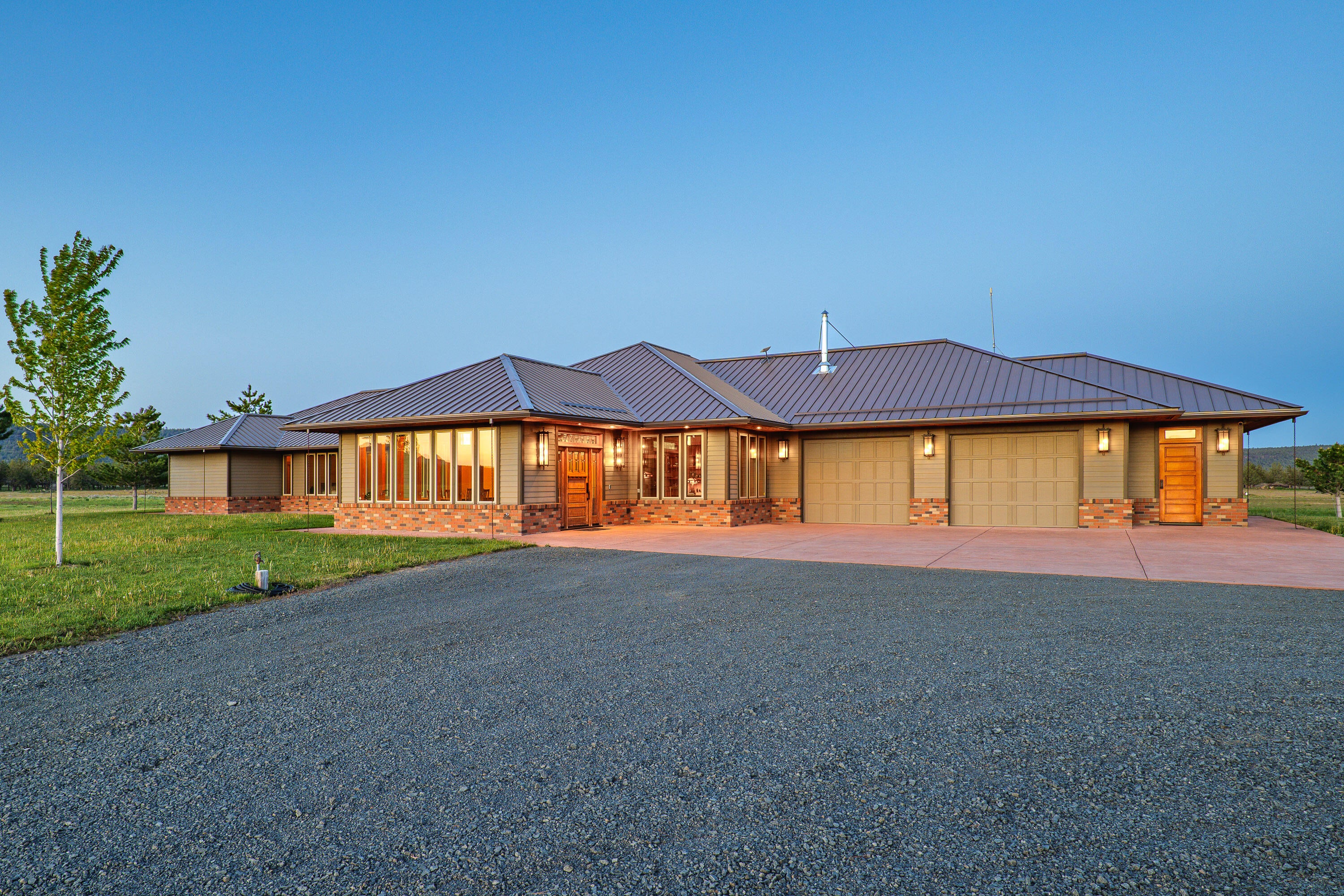 Bonanza, Oregon, 97623, United States, 3 Bedrooms Bedrooms, ,4 BathroomsBathrooms,Residential,Active,1876681