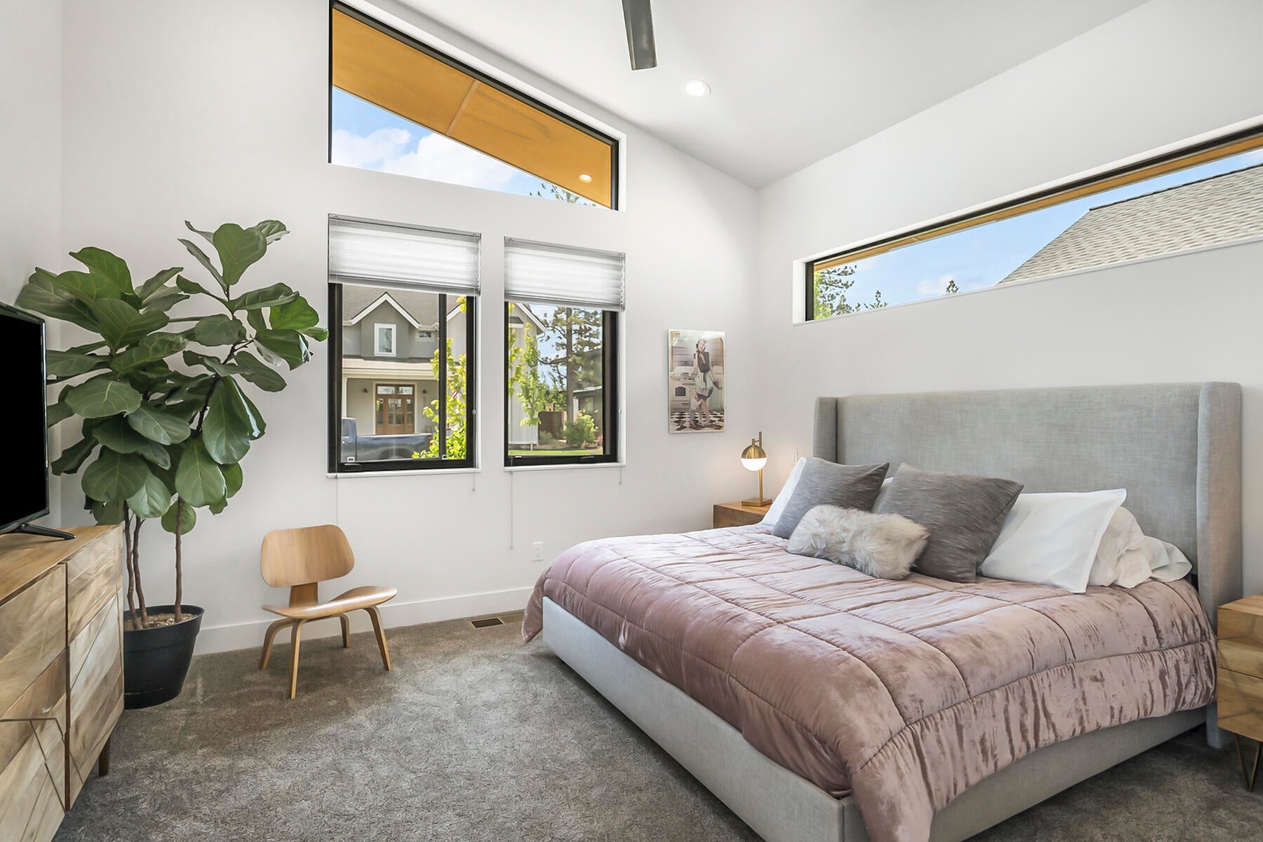 Bend, Oregon, 97703, United States, 3 Bedrooms Bedrooms, ,3 BathroomsBathrooms,Residential,Active,2008310