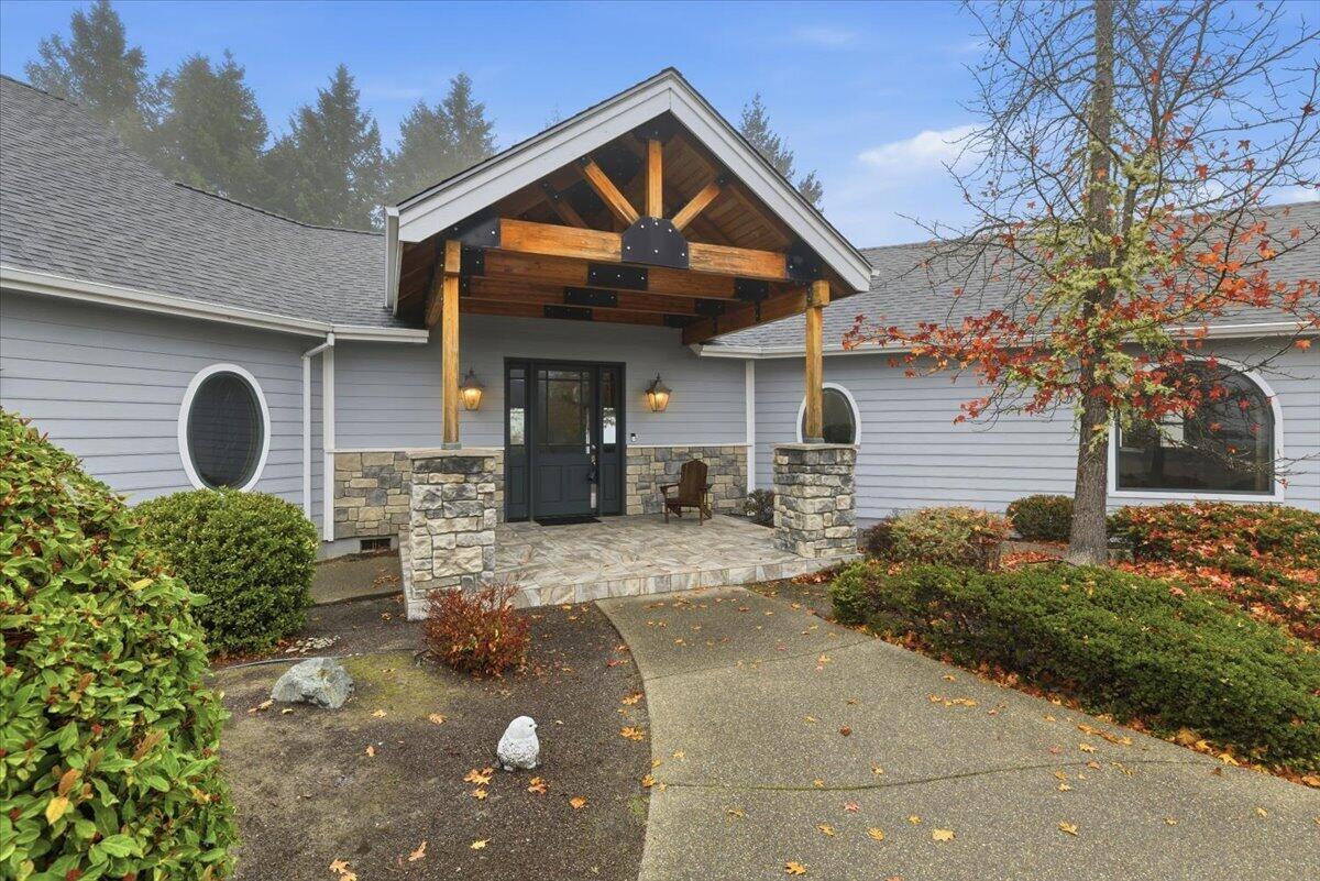 Grants Pass, Oregon, 97527, United States, 3 Bedrooms Bedrooms, ,3 BathroomsBathrooms,Residential,Active,1990612