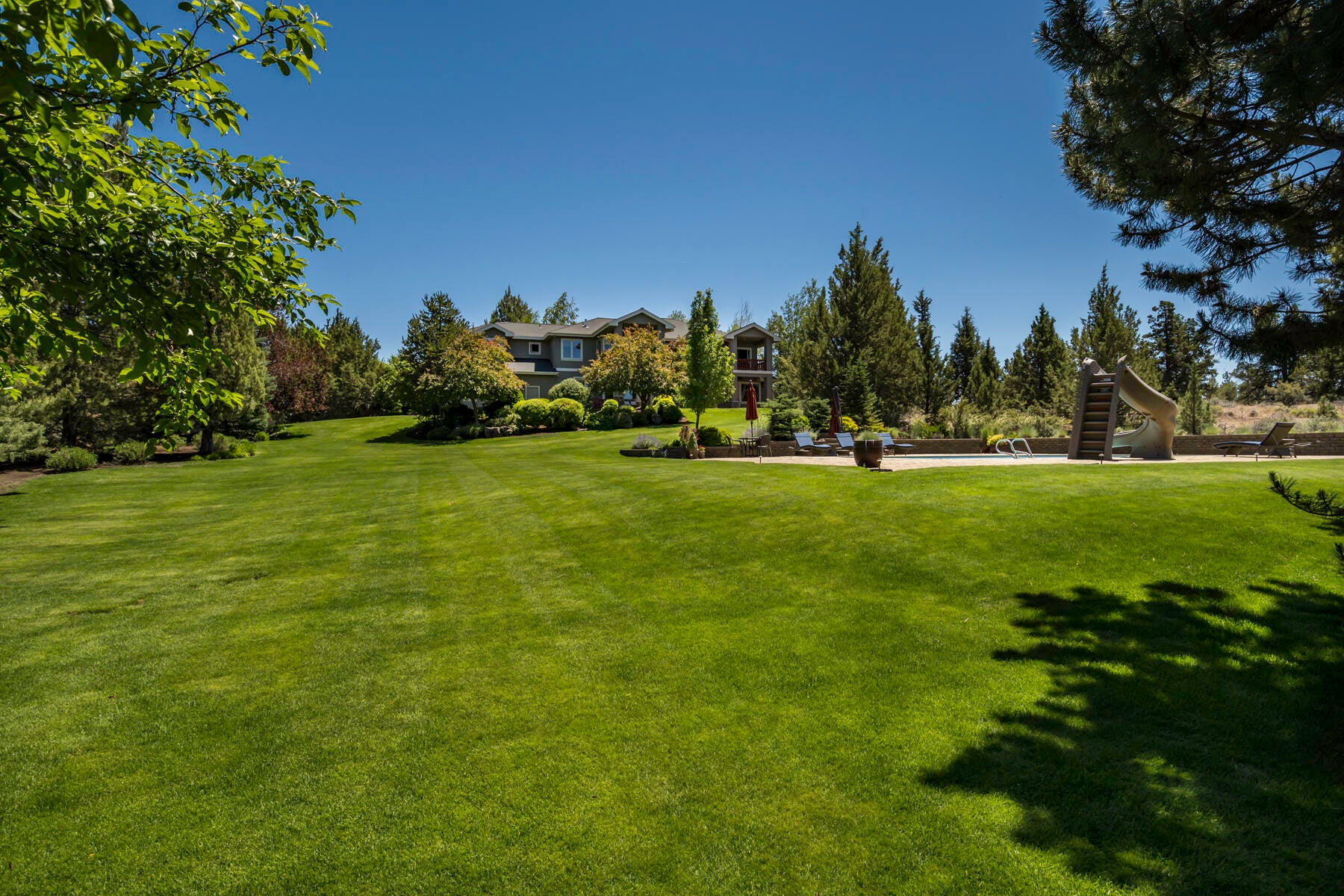 Bend, Oregon, 97702, United States, ,6 BathroomsBathrooms,Residential,Active,1726978