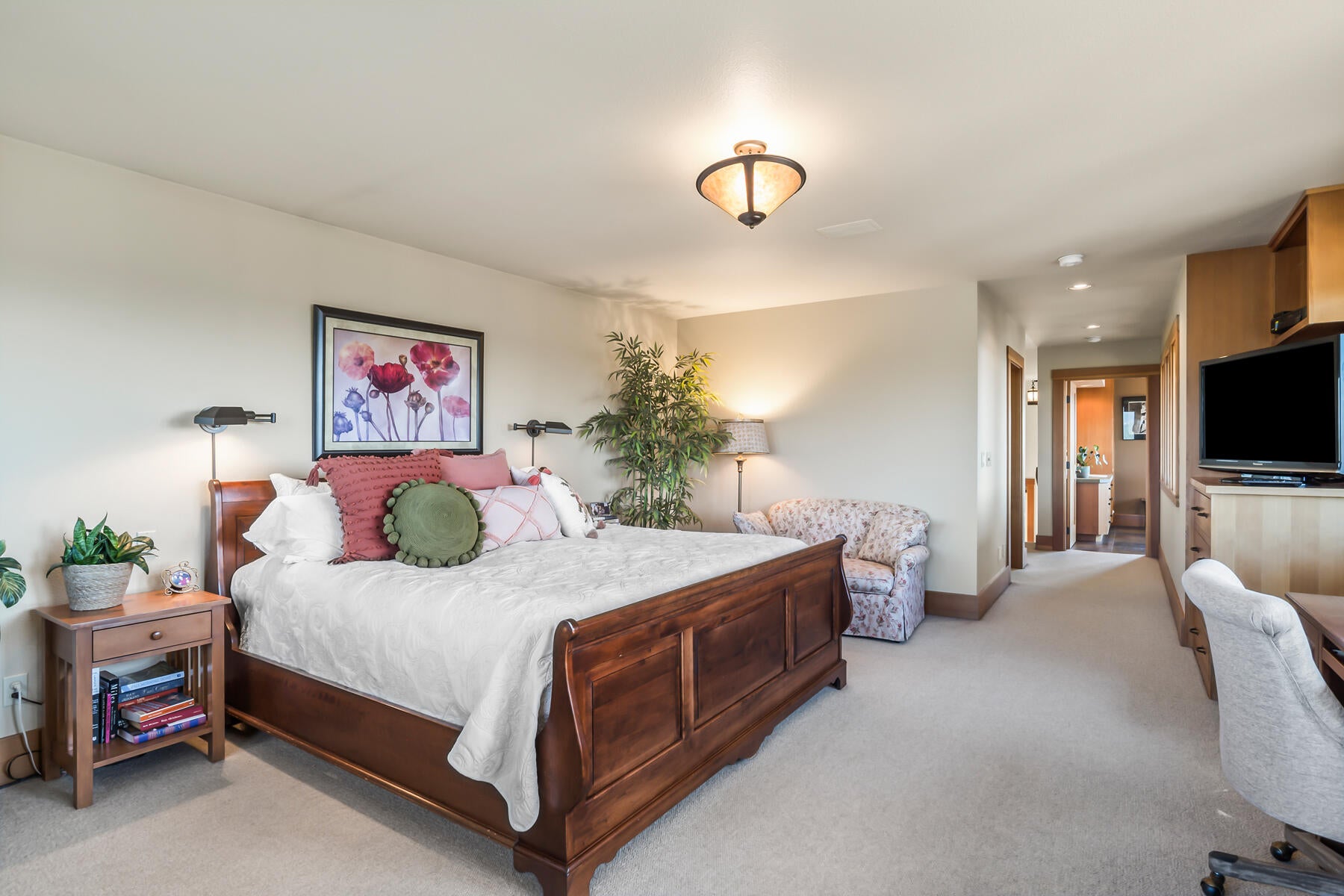 Bend, Oregon, 97702, United States, 3 Bedrooms Bedrooms, ,3 BathroomsBathrooms,Residential,Active,1936452