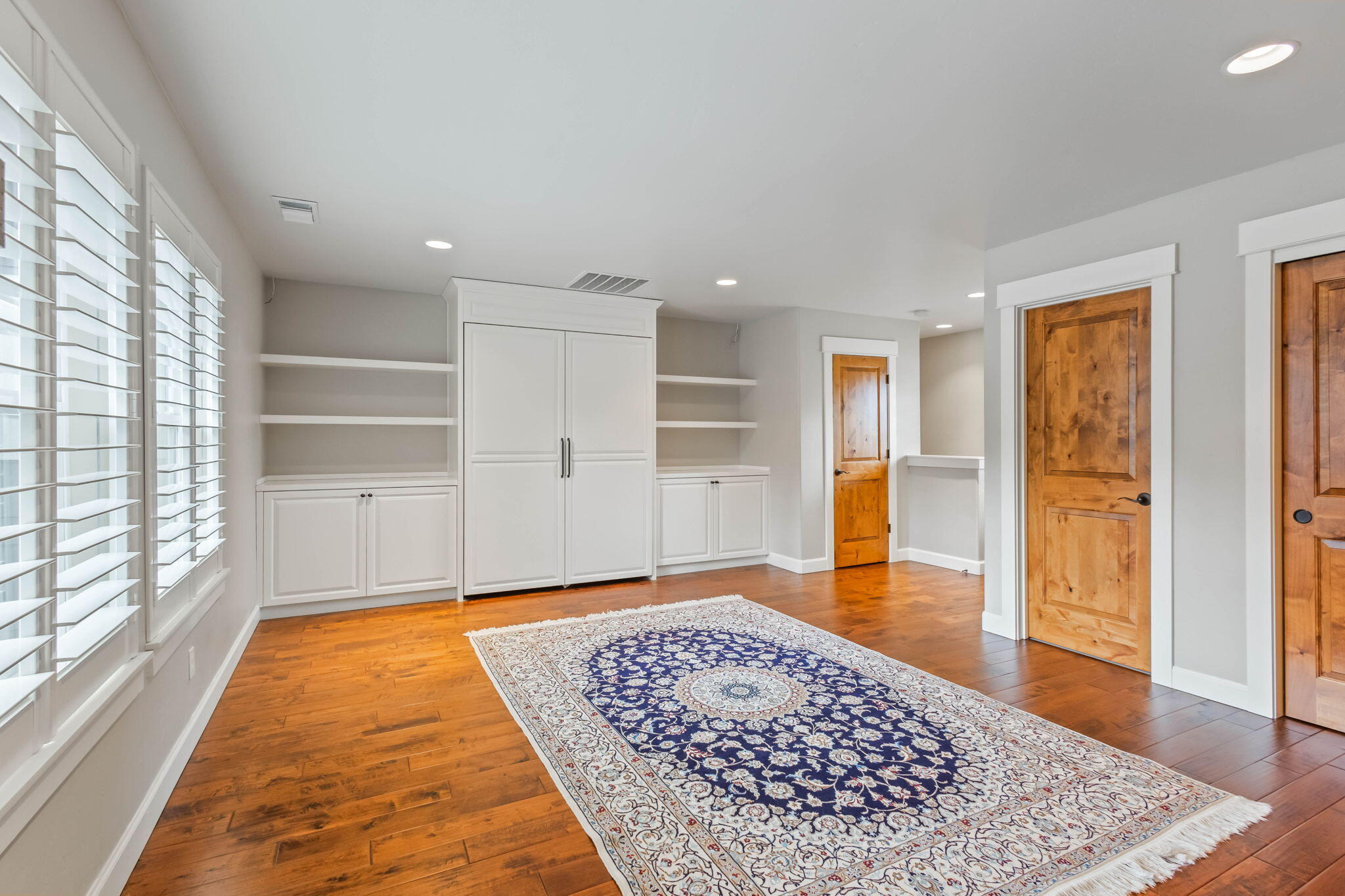 Bend, Oregon, 97702, United States, 4 Bedrooms Bedrooms, ,5 BathroomsBathrooms,Residential,Active,1726847