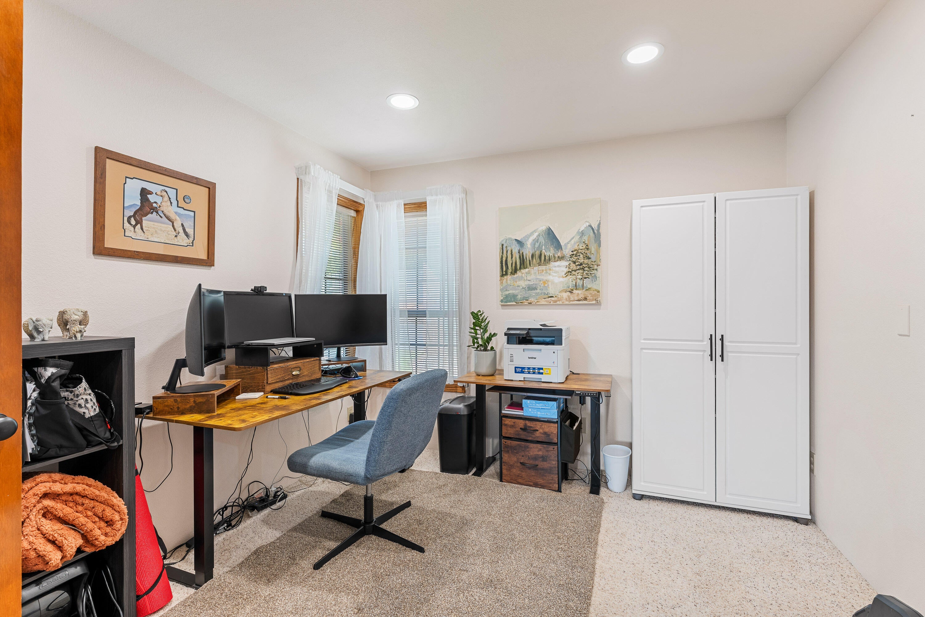 Central Point, Oregon, 97502, United States, 4 Bedrooms Bedrooms, ,3 BathroomsBathrooms,Residential,Active,1959928