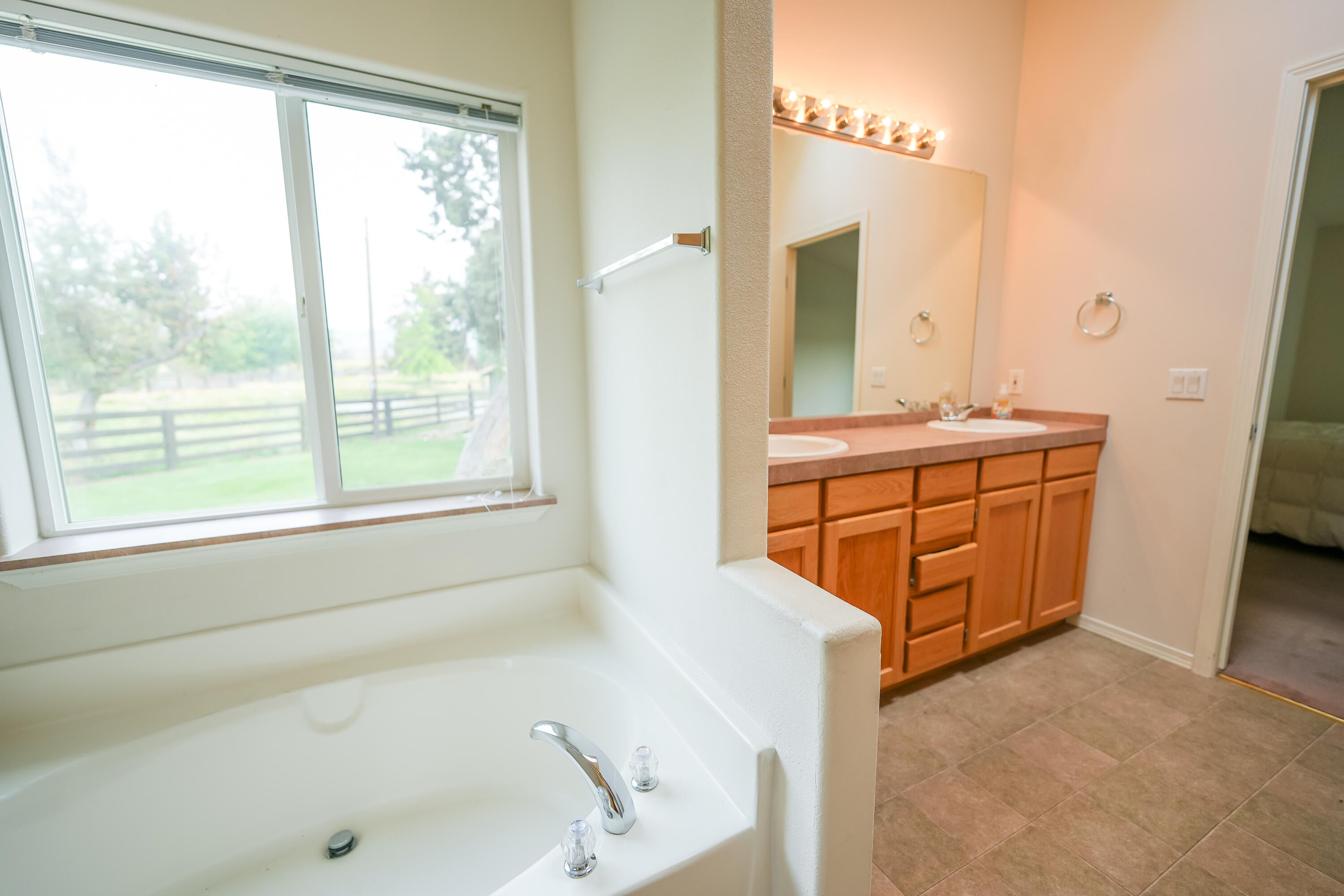Powell Butte, Oregon, 97753, United States, ,3 BathroomsBathrooms,Residential,Active,1769369
