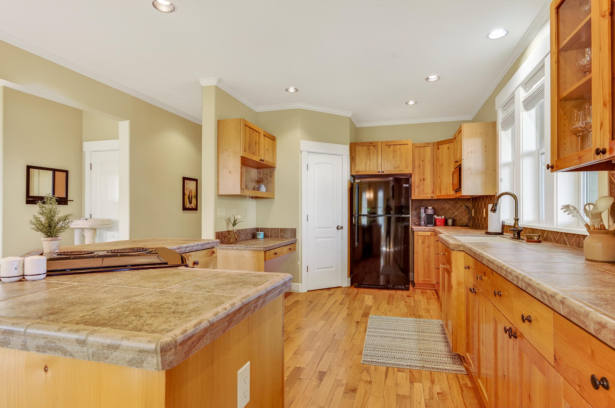 Bend, Oregon, 97703, United States, 3 Bedrooms Bedrooms, ,3 BathroomsBathrooms,Residential,Active,2017476
