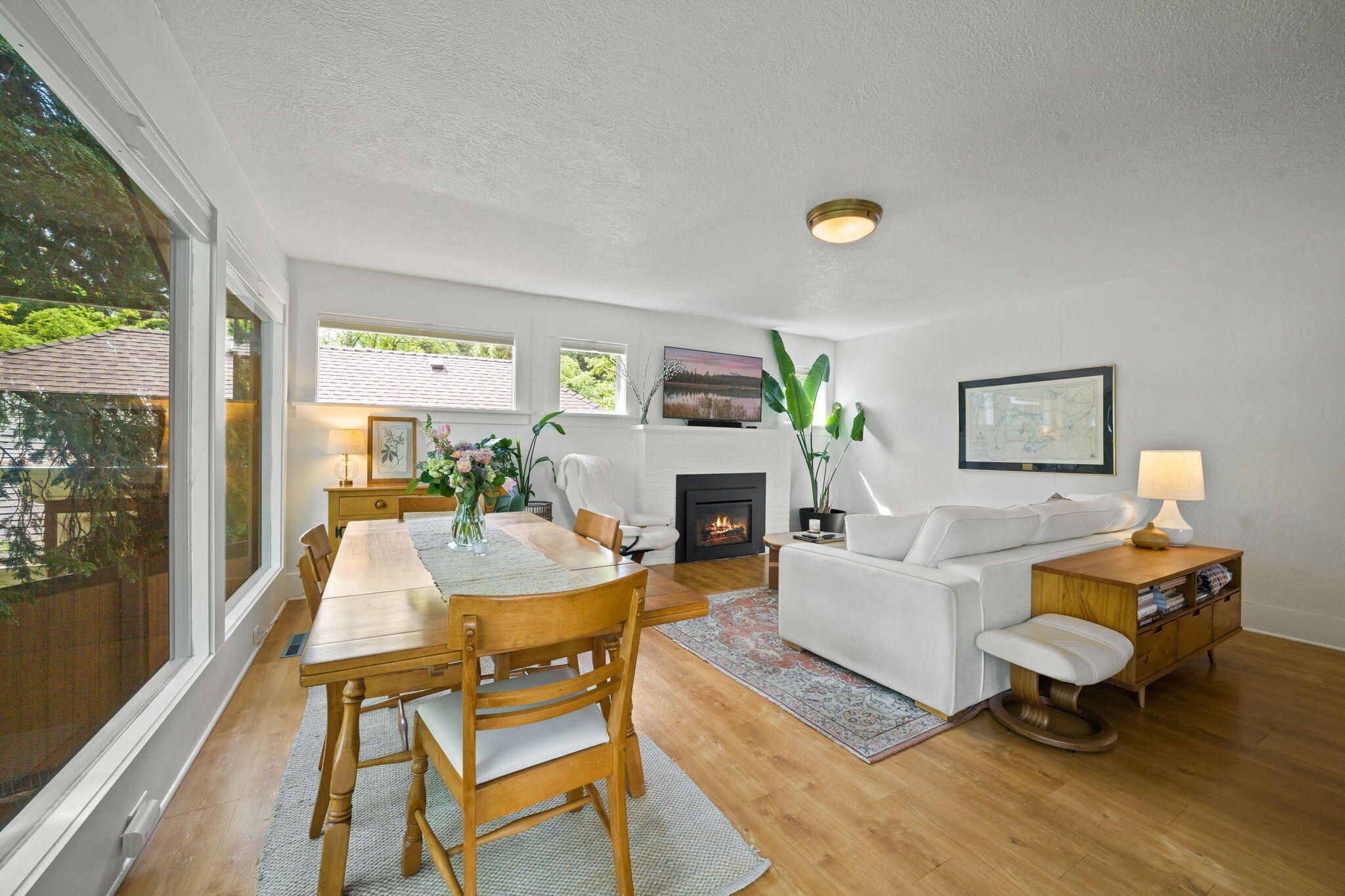 Bend, Oregon, 97703, United States, 3 Bedrooms Bedrooms, ,2 BathroomsBathrooms,Residential,Active,1904740