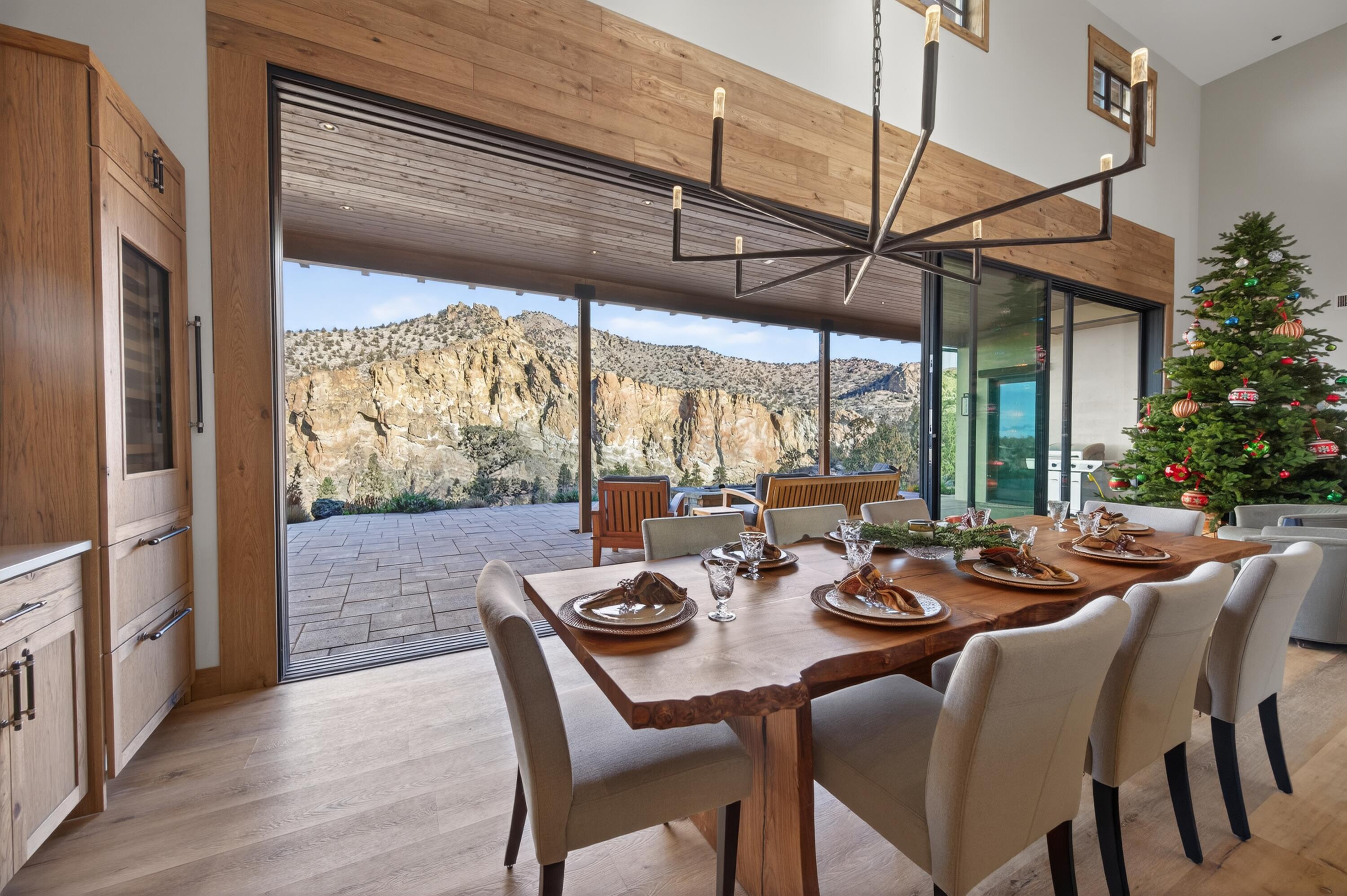 Terrebonne, Oregon, 97760, United States, 5 Bedrooms Bedrooms, ,5 BathroomsBathrooms,Residential,Active,1747251