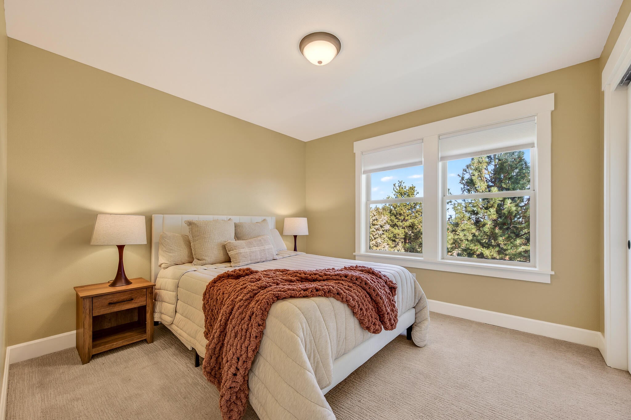 Bend, Oregon, 97703, United States, 3 Bedrooms Bedrooms, ,3 BathroomsBathrooms,Residential,Active,2017476
