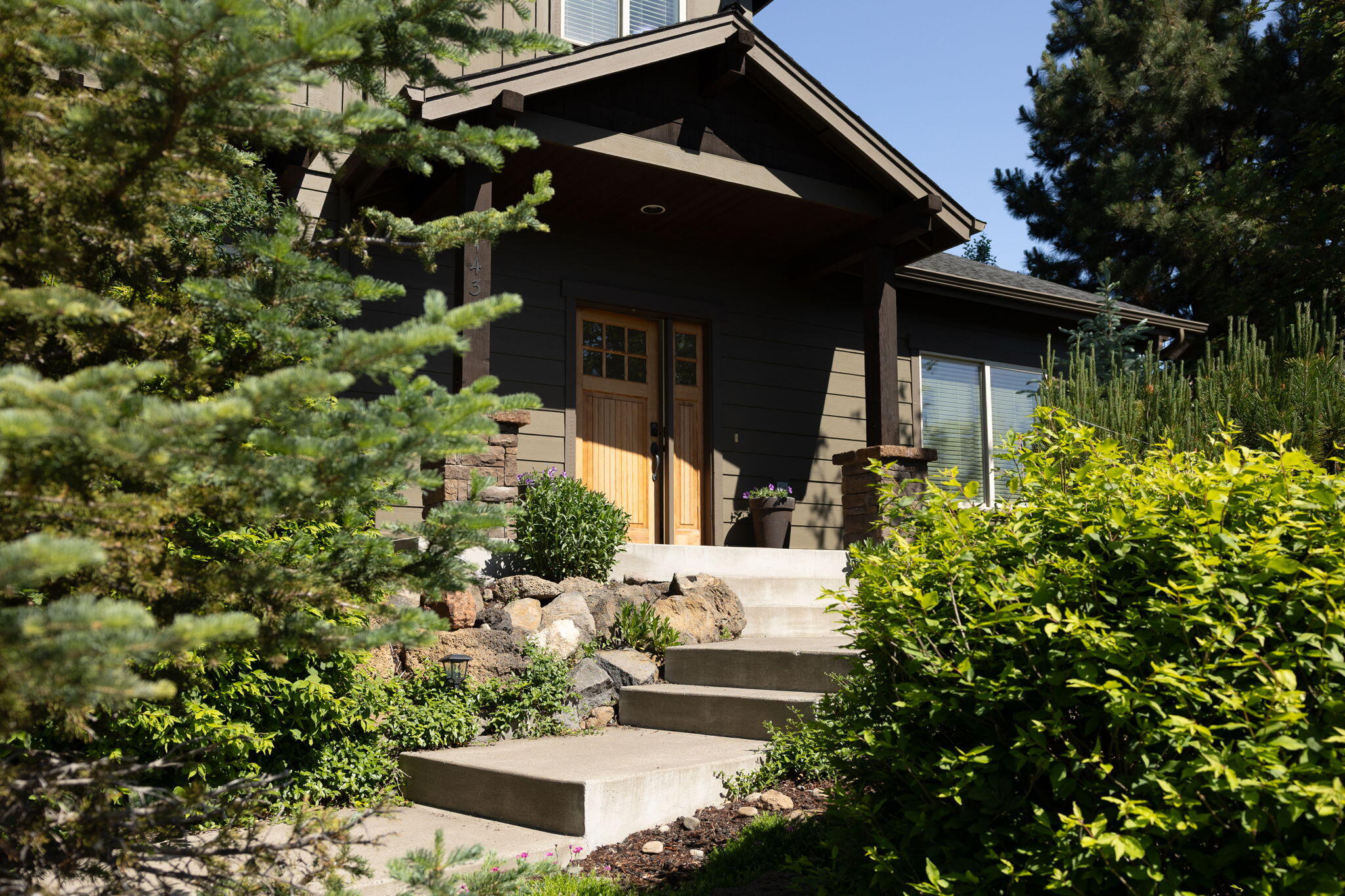 Bend, Oregon, 97702, United States, ,3 BathroomsBathrooms,Residential,Active,1850627