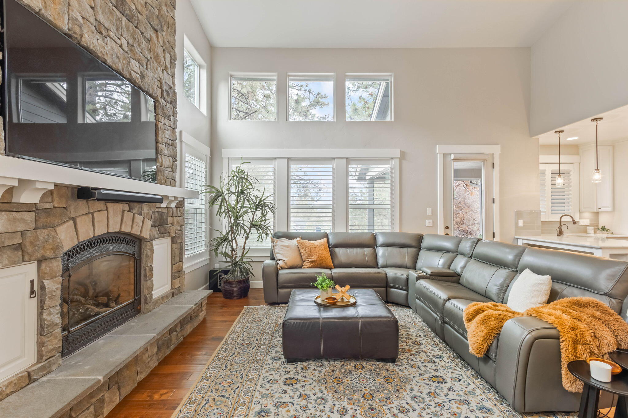 Bend, Oregon, 97702, United States, 4 Bedrooms Bedrooms, ,5 BathroomsBathrooms,Residential,Active,1726847