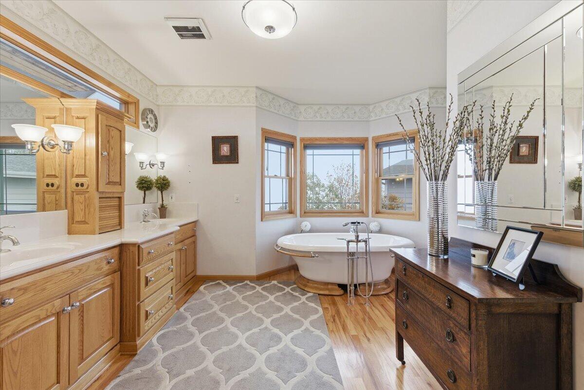 Grants Pass, Oregon, 97527, United States, 3 Bedrooms Bedrooms, ,3 BathroomsBathrooms,Residential,Active,1990612