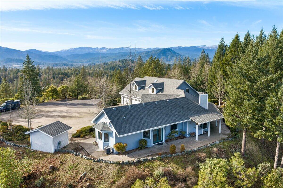 Grants Pass, Oregon, 97527, United States, 3 Bedrooms Bedrooms, ,3 BathroomsBathrooms,Residential,Active,1990612