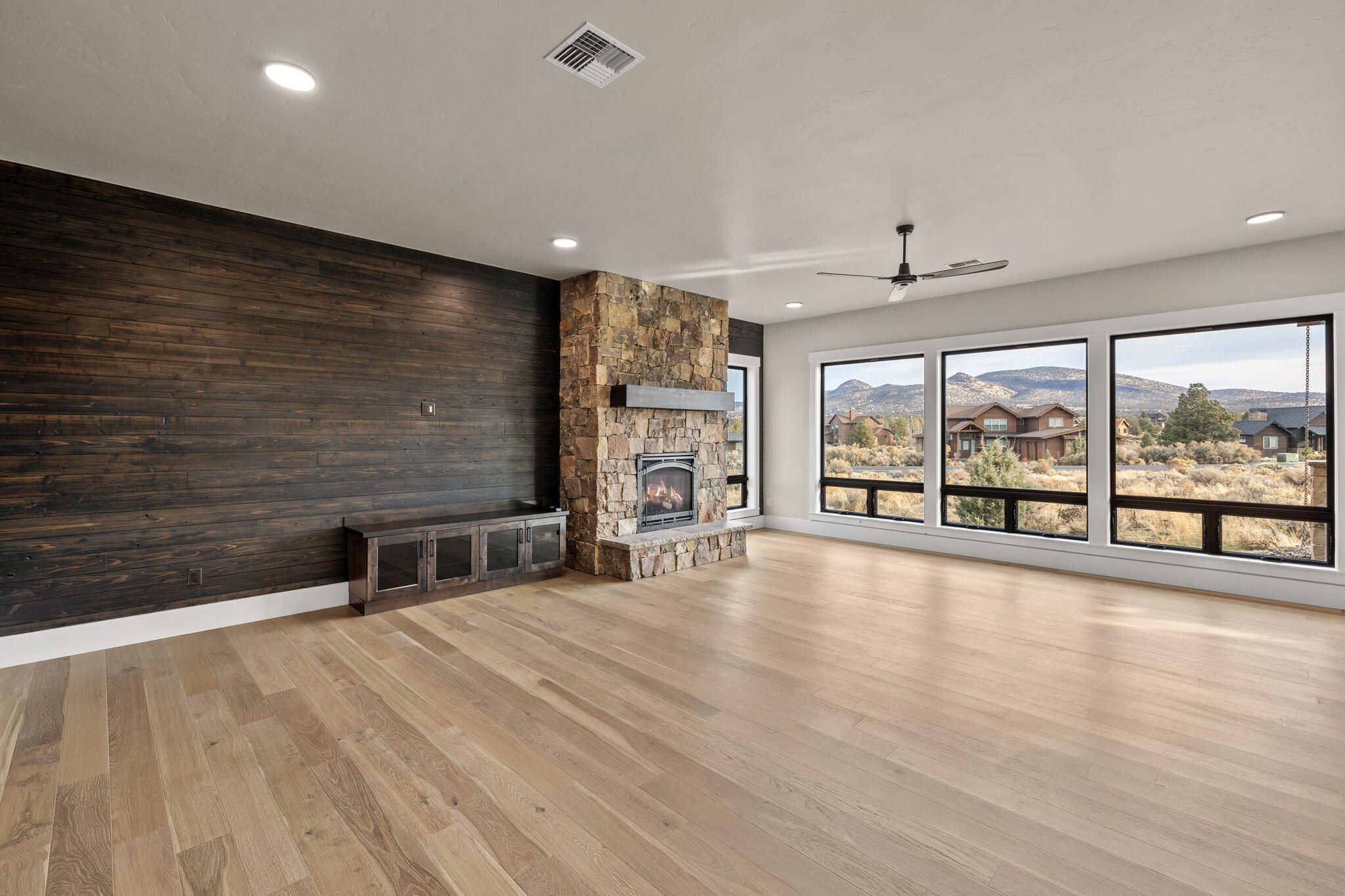 Powell Butte, Oregon, 97753, United States, 3 Bedrooms Bedrooms, ,3 BathroomsBathrooms,Residential,Active,1742297