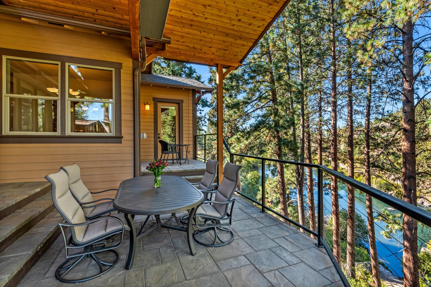 Bend, Oregon, 97703, United States, 3 Bedrooms Bedrooms, ,3 BathroomsBathrooms,Residential,Active,1952278