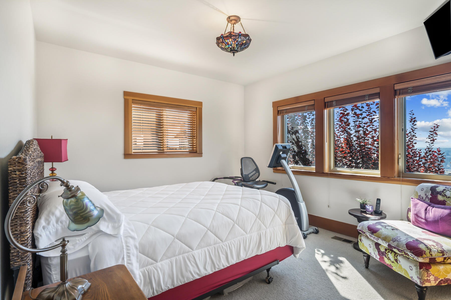 Bend, Oregon, 97702, United States, 3 Bedrooms Bedrooms, ,3 BathroomsBathrooms,Residential,Active,1936452