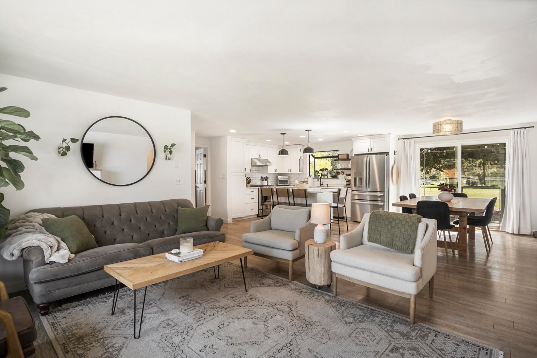 Bend, Oregon, 97703, United States, 4 Bedrooms Bedrooms, ,3 BathroomsBathrooms,Residential,Active,1790219