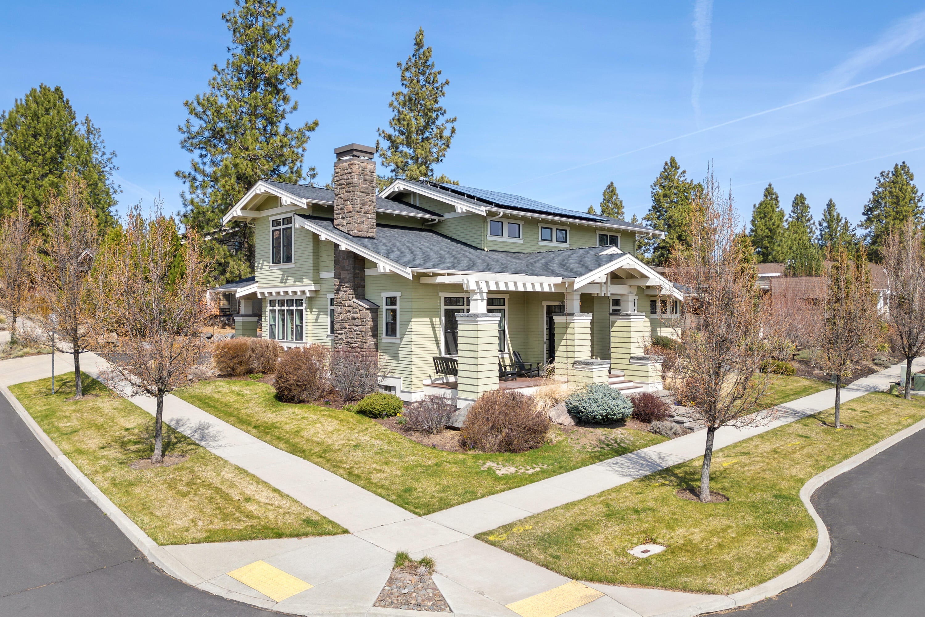 Bend, Oregon, 97703, United States, 4 Bedrooms Bedrooms, ,3 BathroomsBathrooms,Residential,Active,1764459
