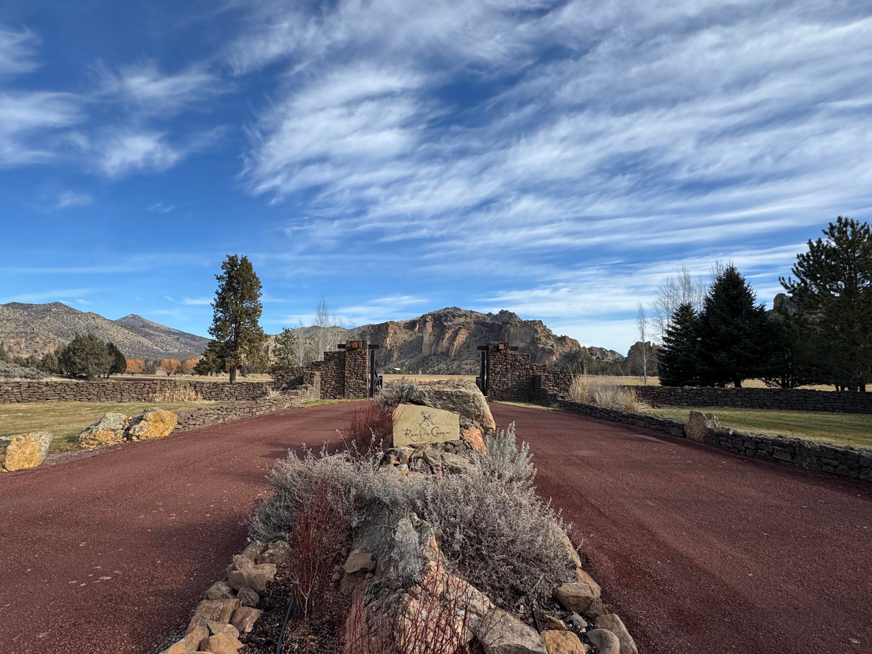 Terrebonne, Oregon, 97760, United States, 5 Bedrooms Bedrooms, ,5 BathroomsBathrooms,Residential,Active,1747251