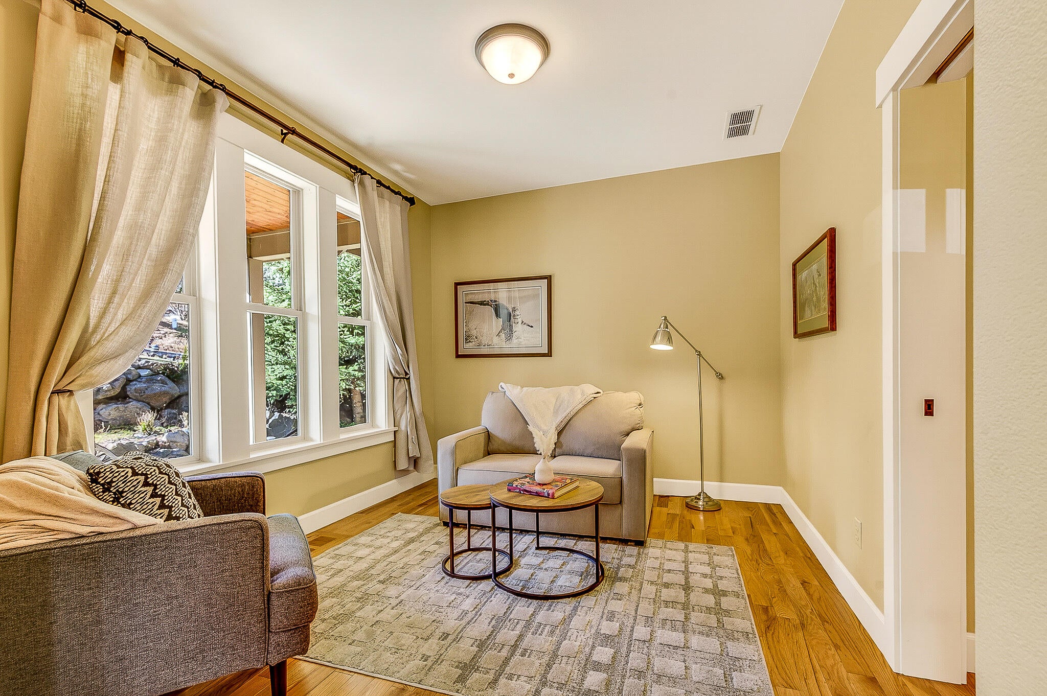 Bend, Oregon, 97703, United States, 3 Bedrooms Bedrooms, ,3 BathroomsBathrooms,Residential,Active,2017476