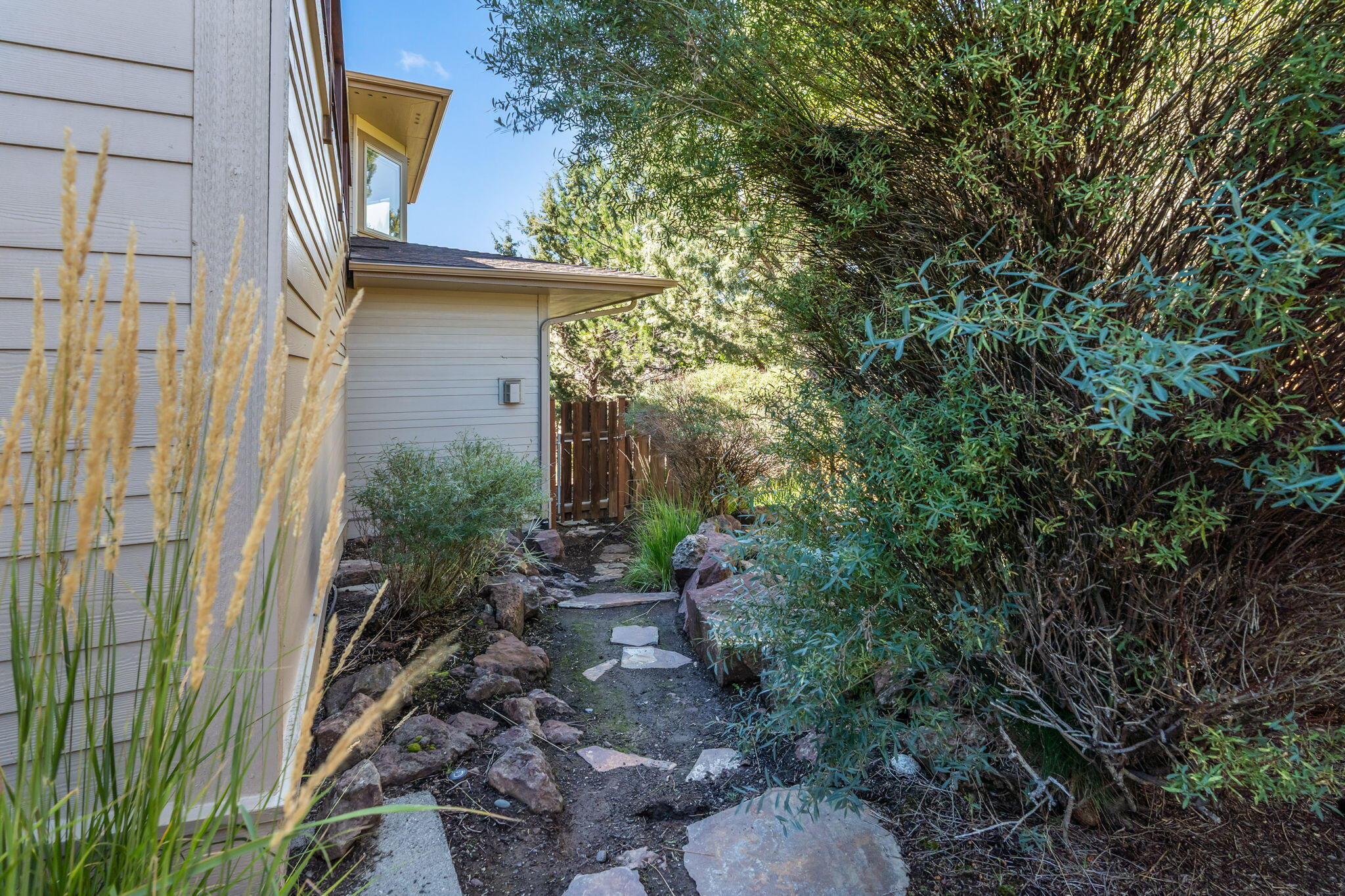 Bend, Oregon, 97702, United States, 3 Bedrooms Bedrooms, ,4 BathroomsBathrooms,Residential,Active,1929788