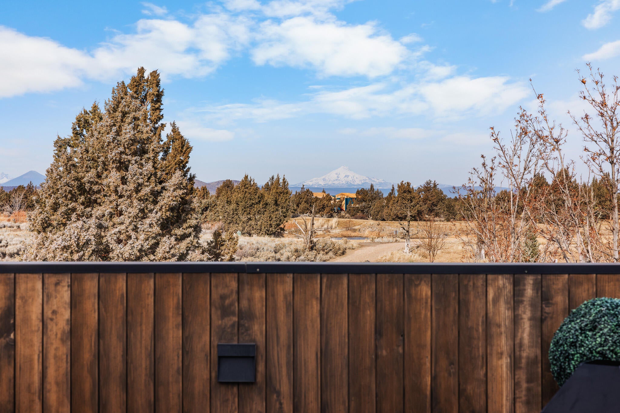 Bend, Oregon, 97701, United States, 3 Bedrooms Bedrooms, ,3 BathroomsBathrooms,Residential,Active,2015445