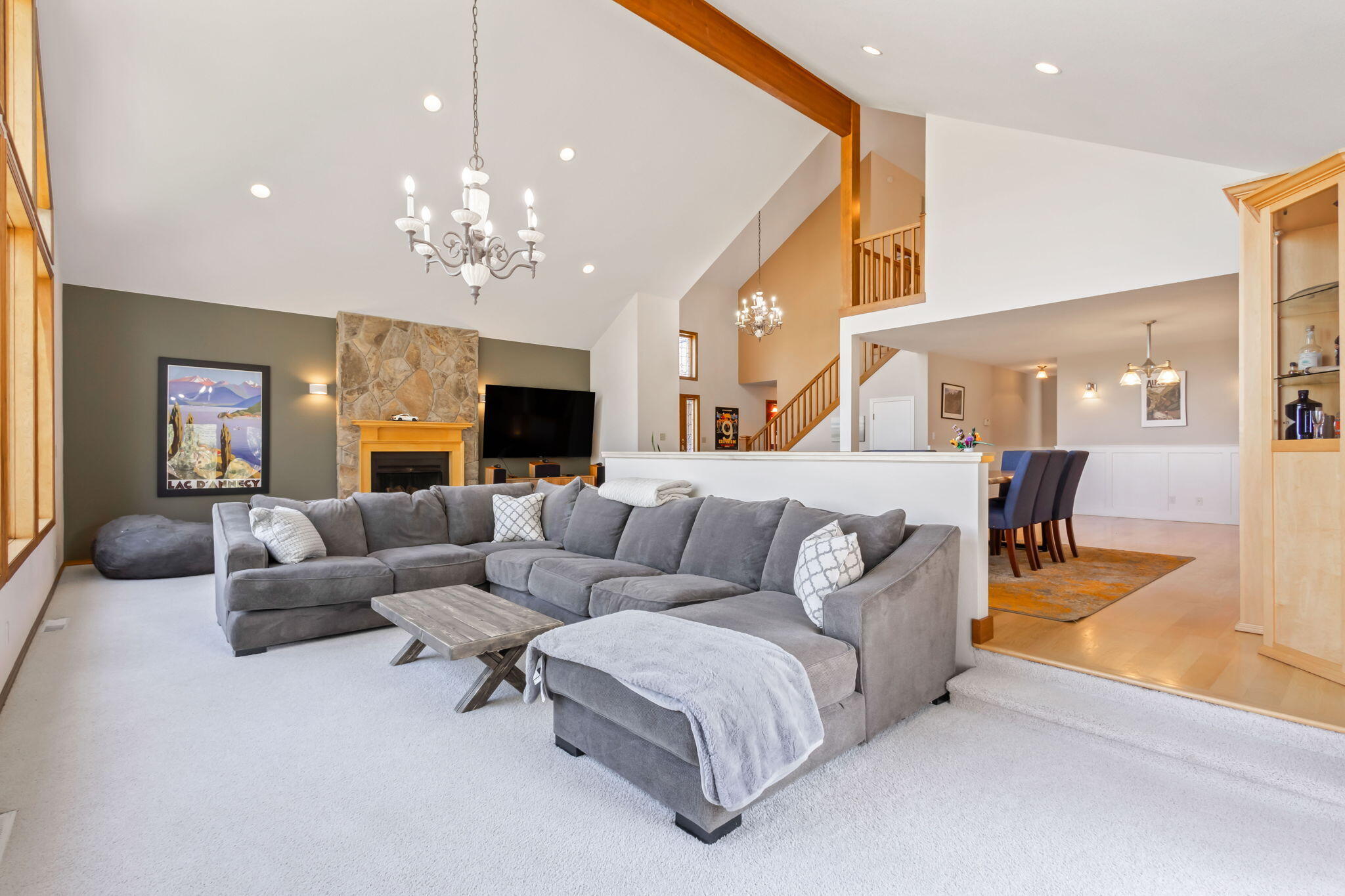 Bend, Oregon, 97702, United States, 4 Bedrooms Bedrooms, ,3 BathroomsBathrooms,Residential,Active,1907972