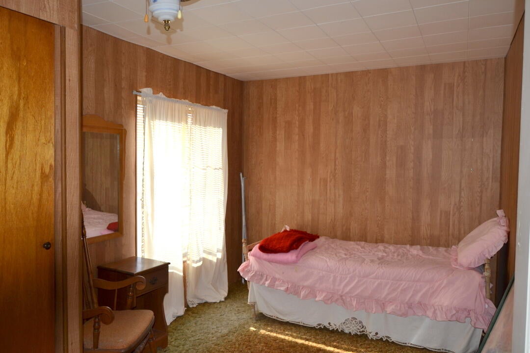 Grants Pass, Oregon, 97526, United States, 4 Bedrooms Bedrooms, ,2 BathroomsBathrooms,Residential,Active,1973303