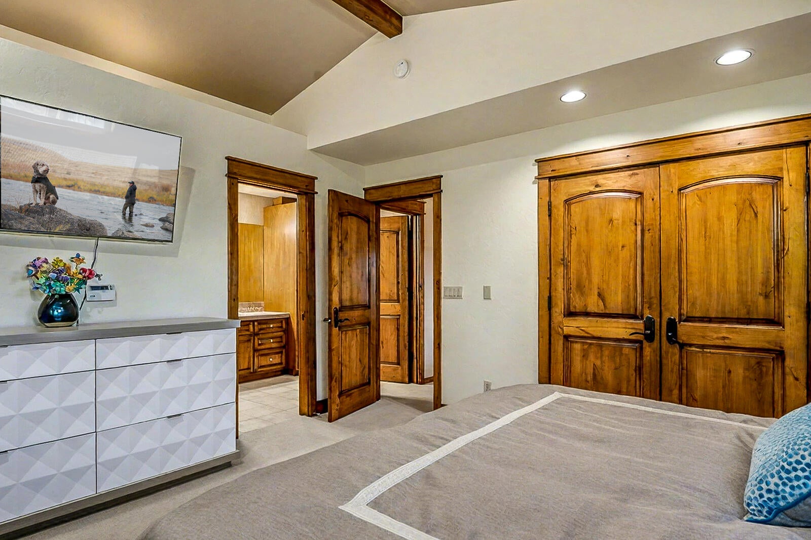 Bend, Oregon, 97703, United States, 4 Bedrooms Bedrooms, ,4 BathroomsBathrooms,Residential,Active,1990602