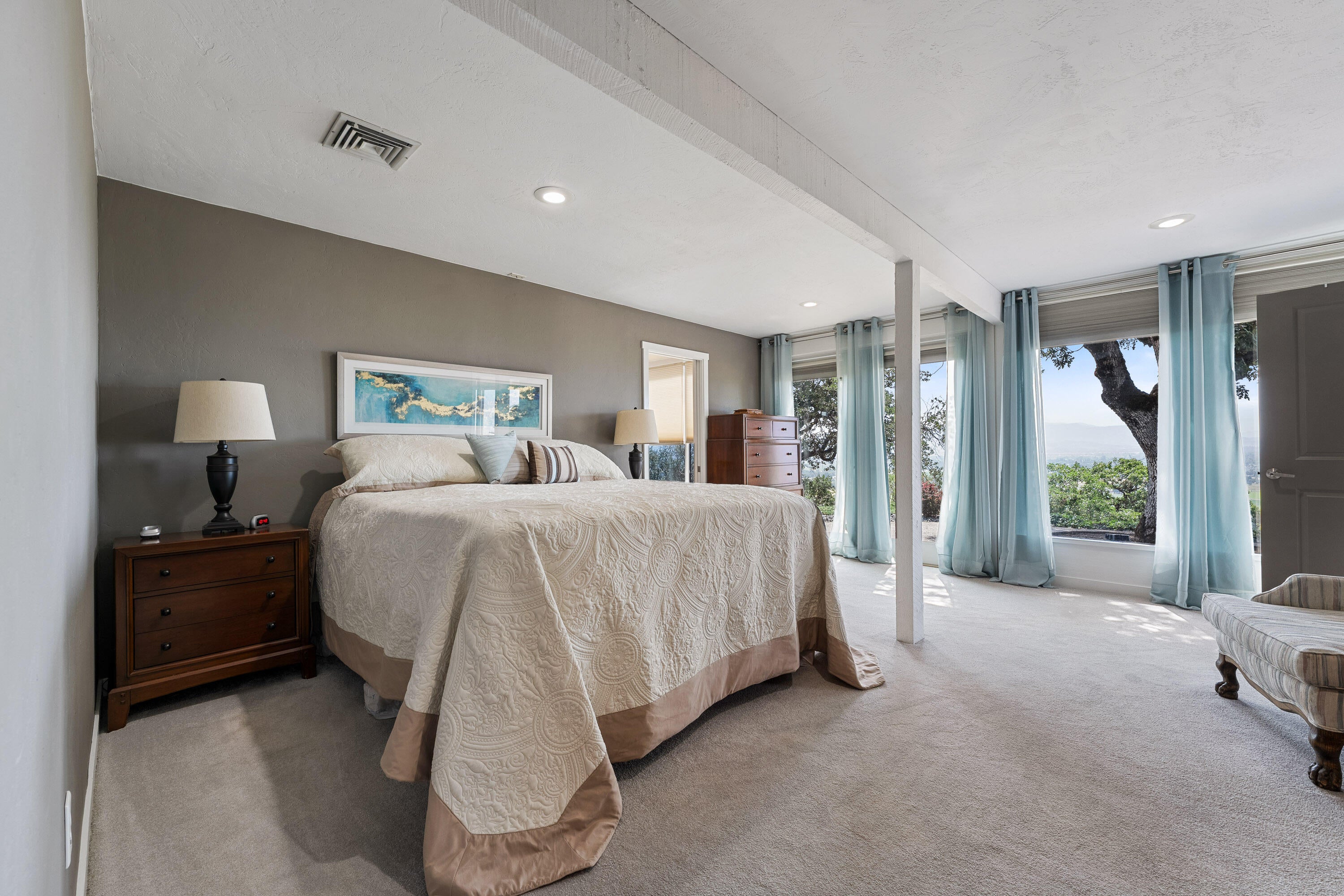 Central Point, Oregon, 97502, United States, 4 Bedrooms Bedrooms, ,4 BathroomsBathrooms,Residential,Active,2006836