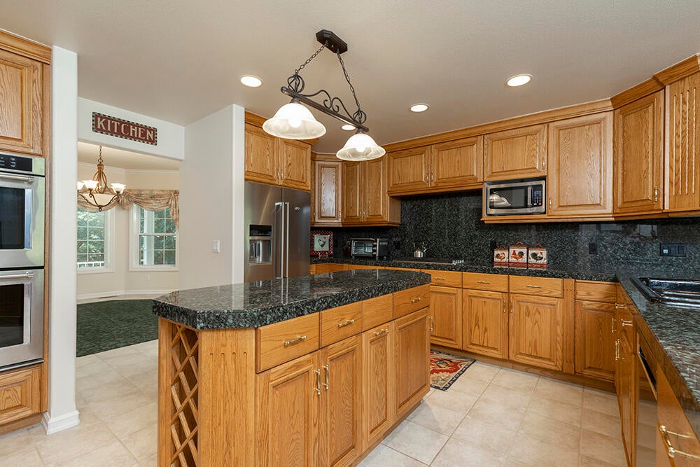 Grants Pass, Oregon, 97527, United States, 4 Bedrooms Bedrooms, ,5 BathroomsBathrooms,Residential,Active,1927646