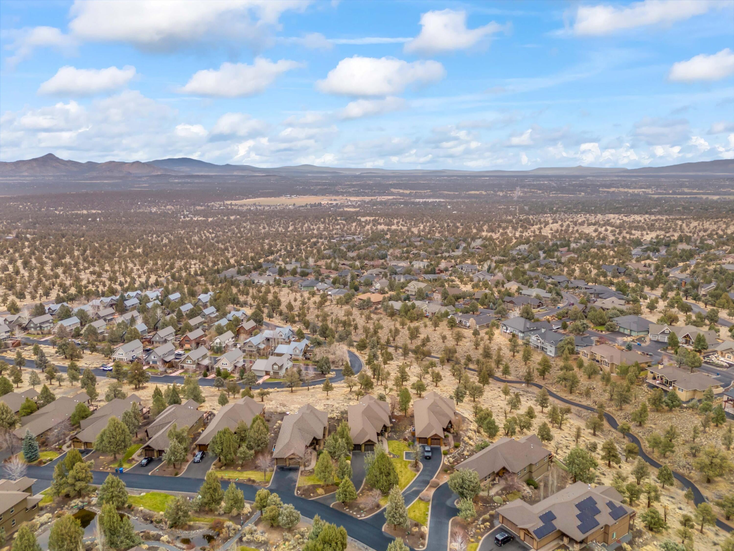Redmond, Oregon, 97756, United States, 3 Bedrooms Bedrooms, ,4 BathroomsBathrooms,Residential,Active,2002359