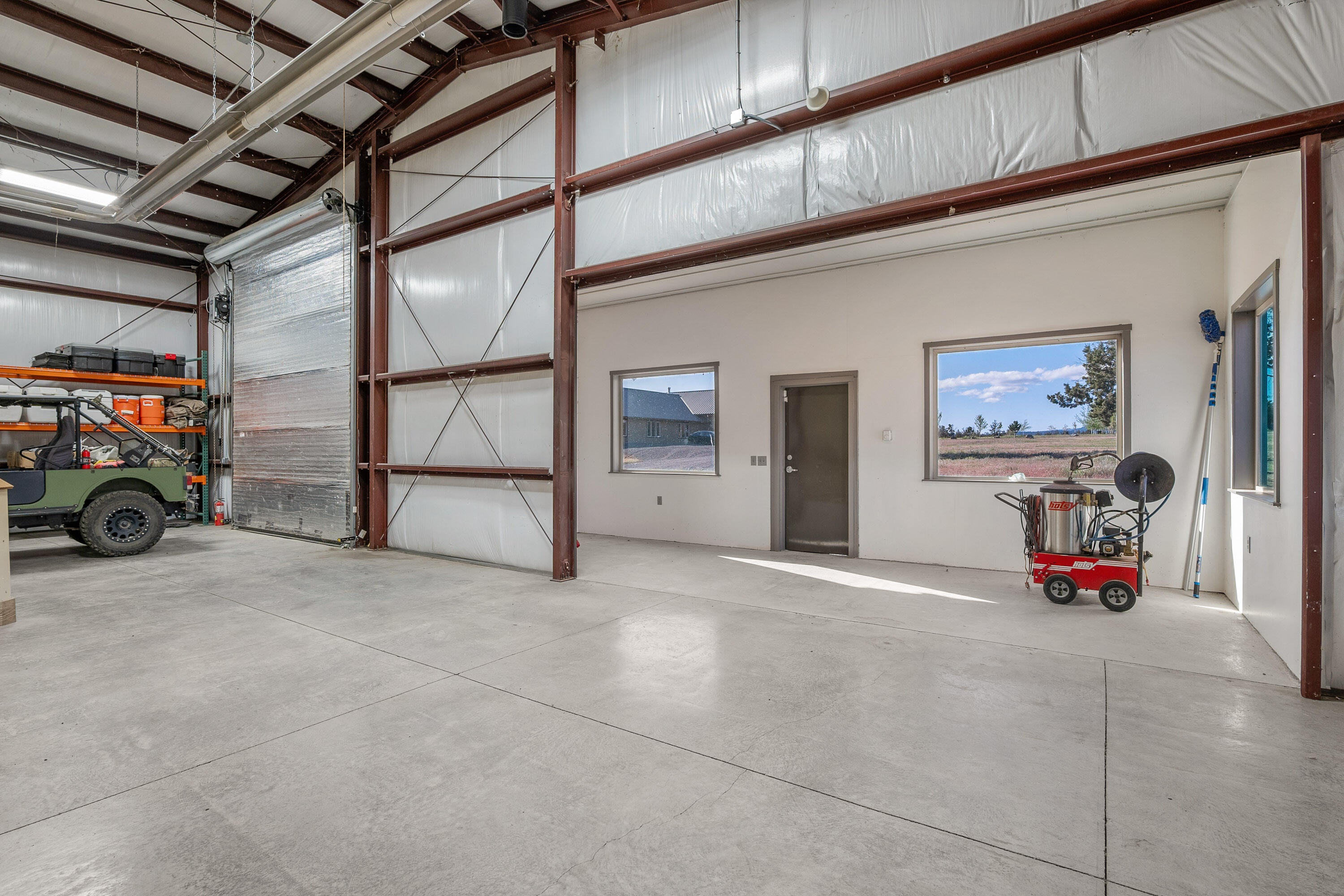 Bonanza, Oregon, 97623, United States, 3 Bedrooms Bedrooms, ,4 BathroomsBathrooms,Residential,Active,1876681