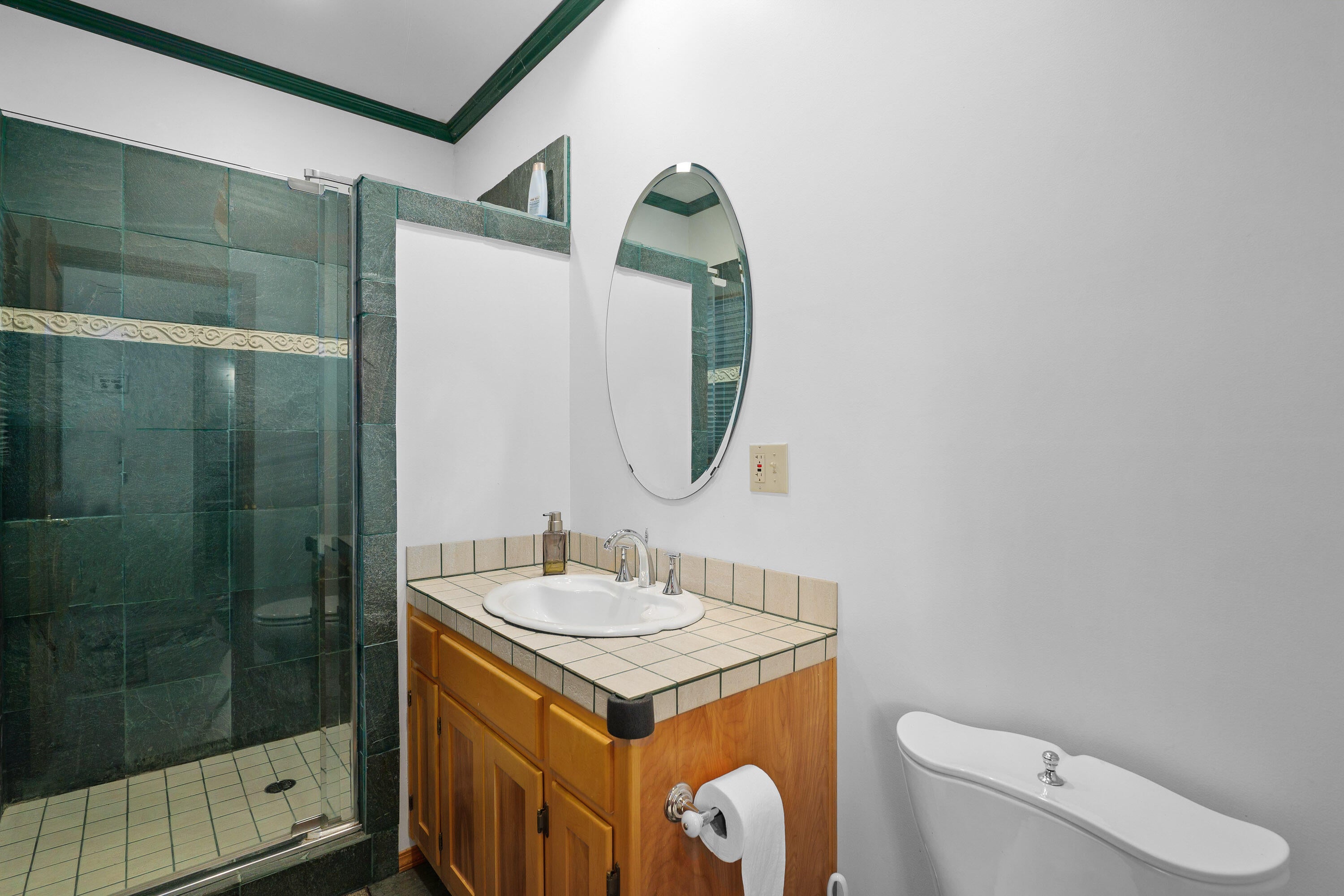Selma, Oregon, 97538, United States, 5 Bedrooms Bedrooms, ,5 BathroomsBathrooms,Residential,Active,1902945