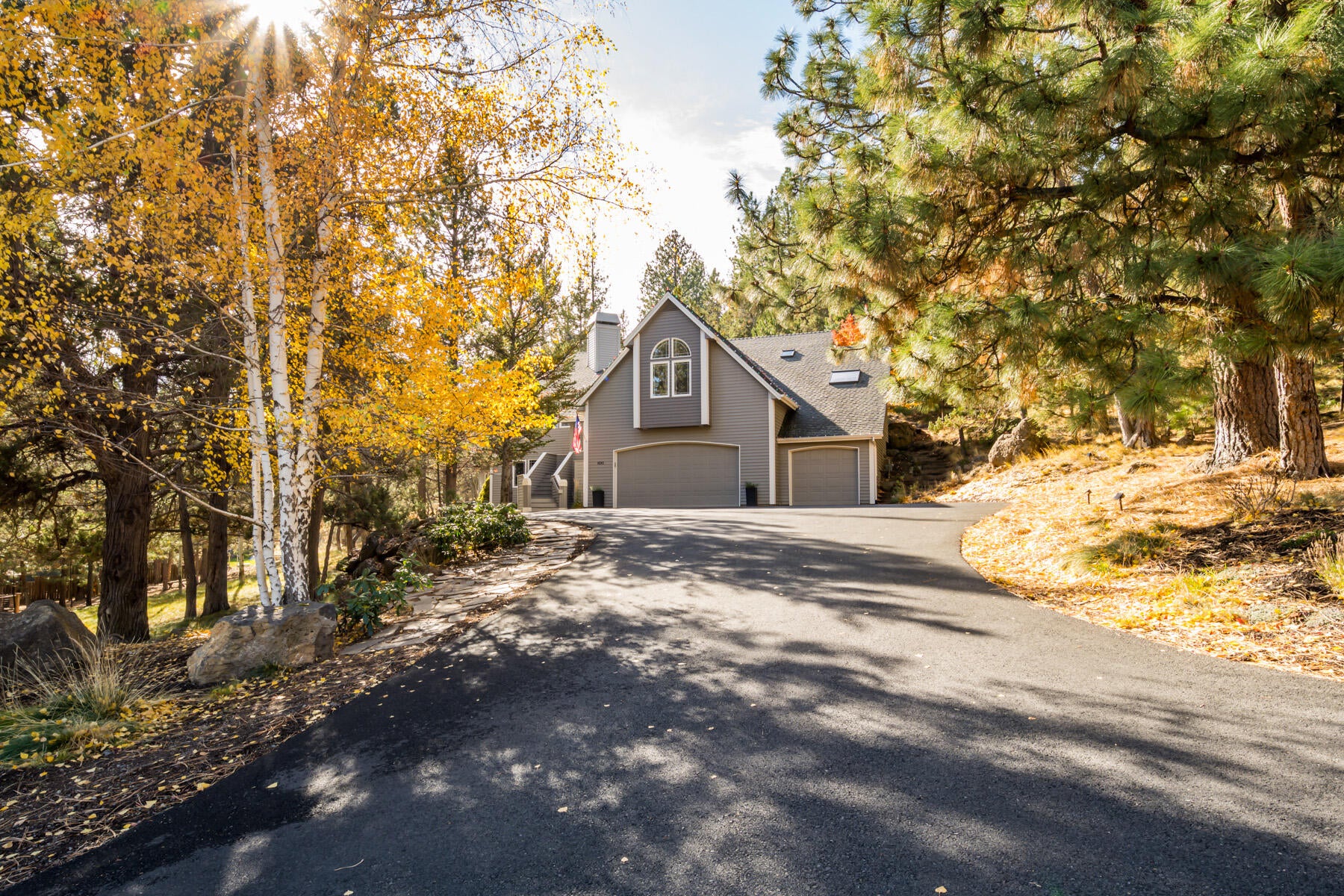 Bend, Oregon, 97703, United States, 5 Bedrooms Bedrooms, ,3 BathroomsBathrooms,Residential,Active,1972188