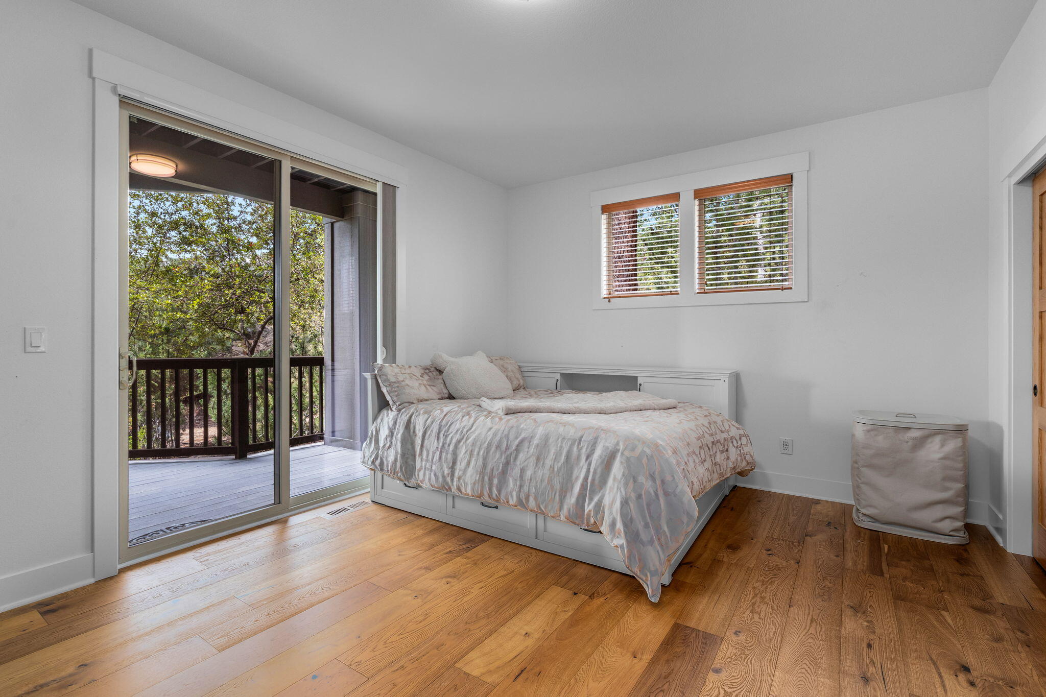 Bend, Oregon, 97702, United States, 4 Bedrooms Bedrooms, ,3 BathroomsBathrooms,Residential,Active,1913968