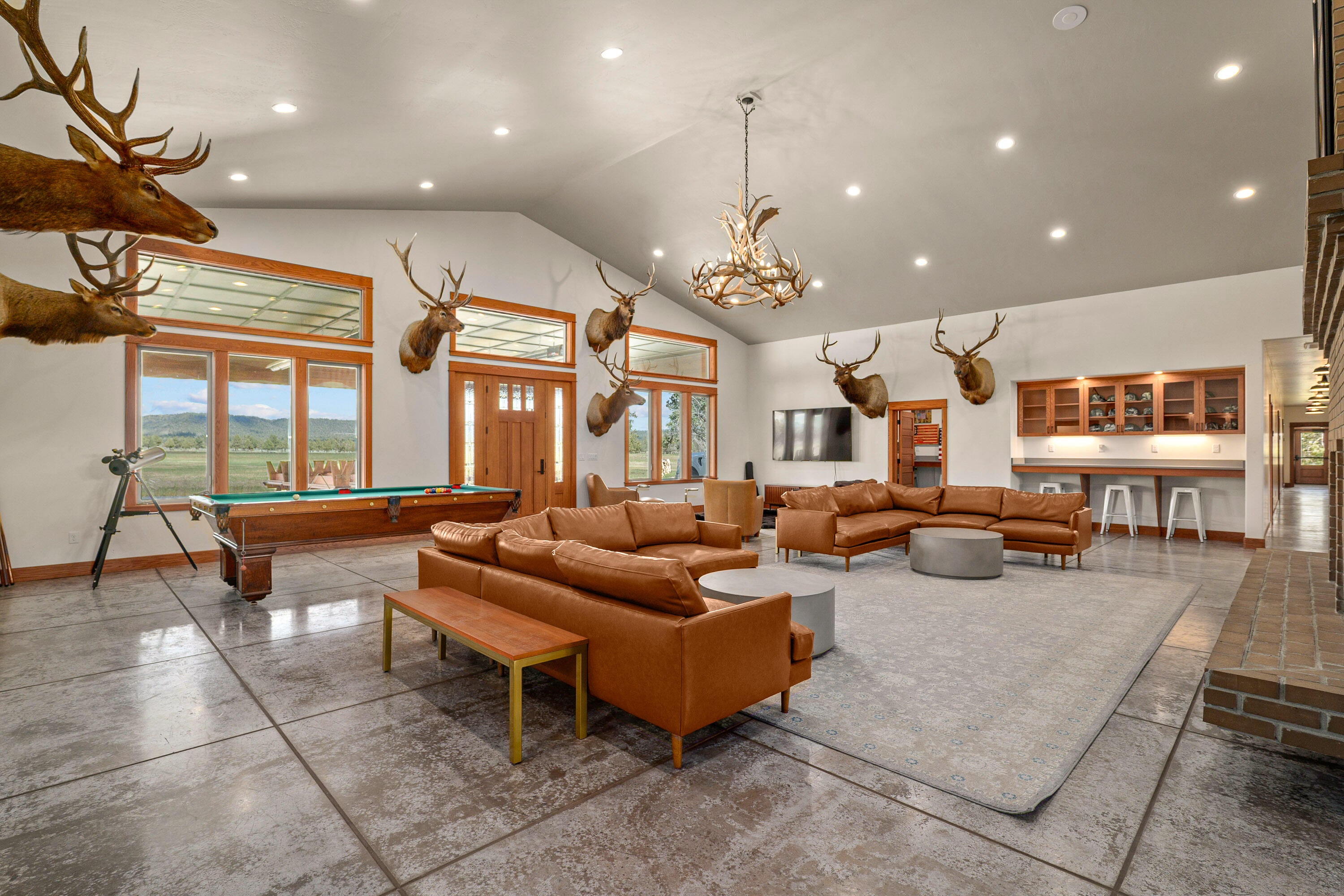 Bonanza, Oregon, 97623, United States, 3 Bedrooms Bedrooms, ,4 BathroomsBathrooms,Residential,Active,1876681