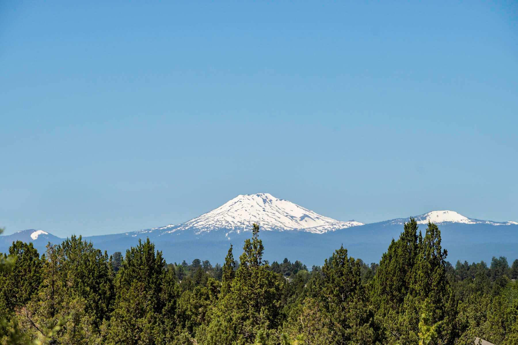 Bend, Oregon, 97702, United States, ,6 BathroomsBathrooms,Residential,Active,1726978