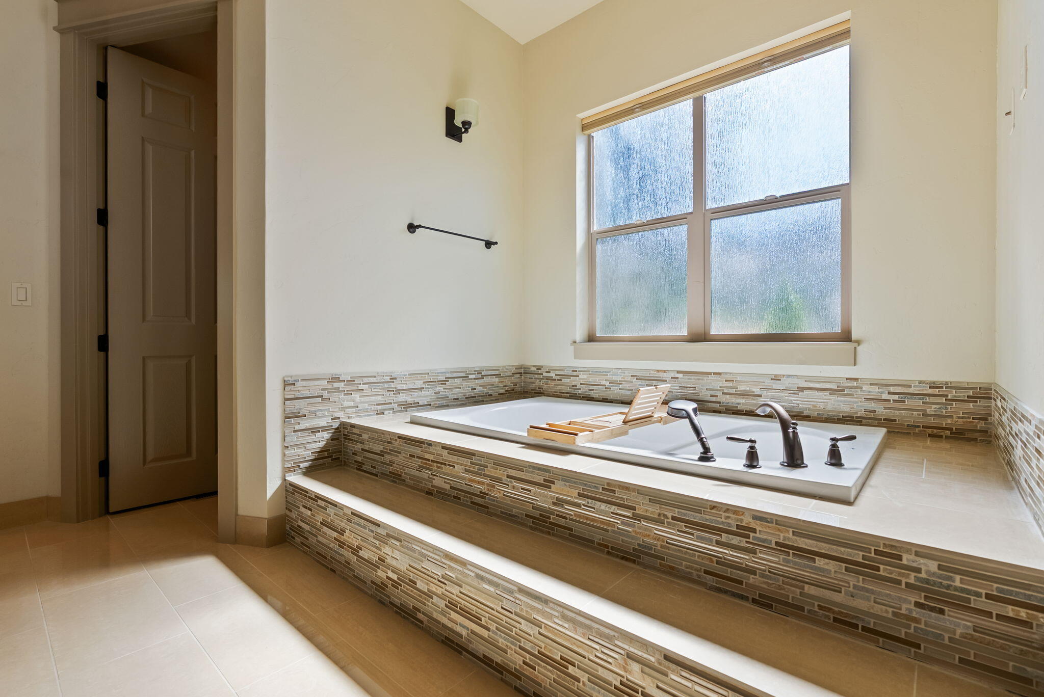 Bend, Oregon, 97702, United States, 3 Bedrooms Bedrooms, ,4 BathroomsBathrooms,Residential,Active,1952481