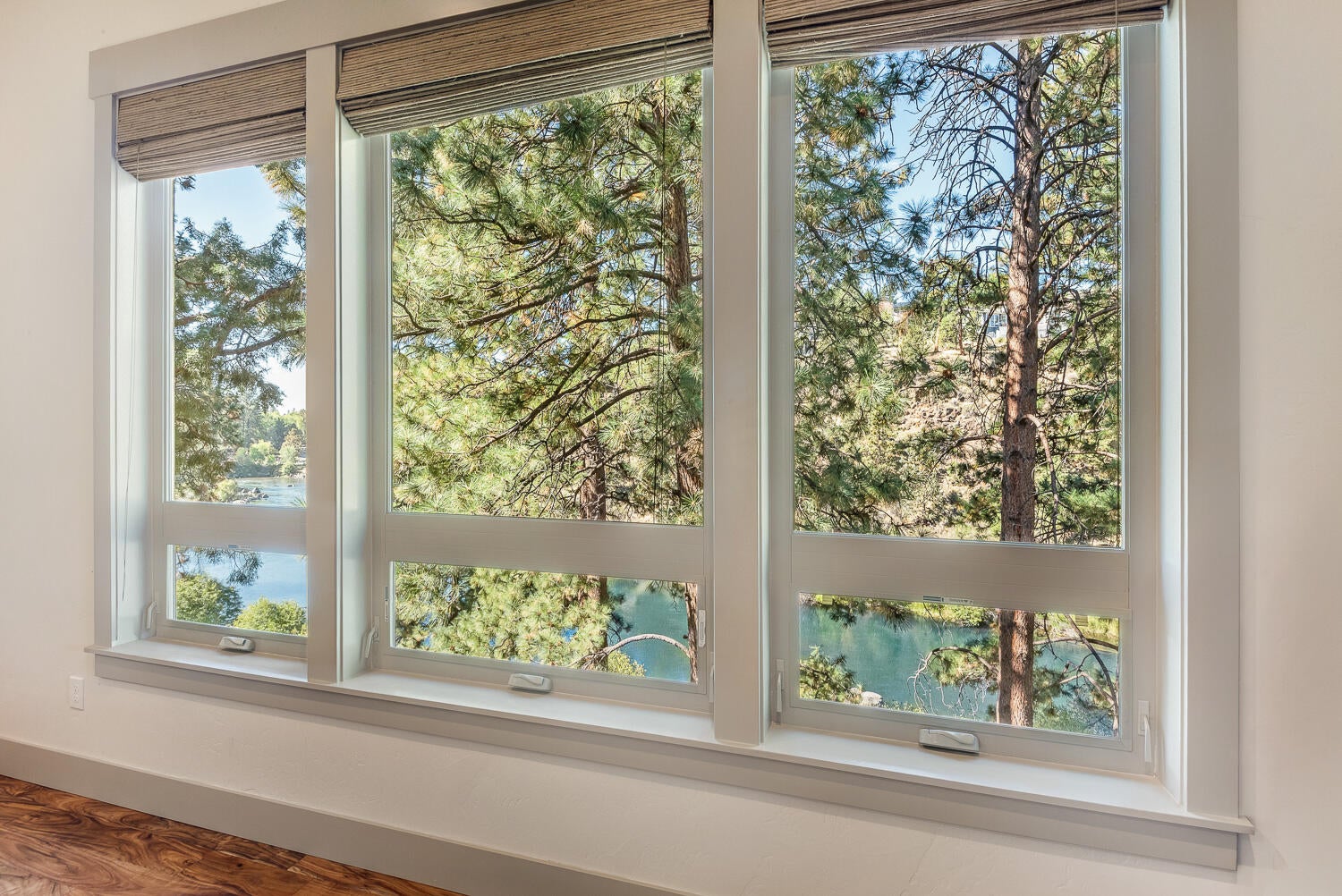 Bend, Oregon, 97703, United States, 3 Bedrooms Bedrooms, ,3 BathroomsBathrooms,Residential,Active,1952278