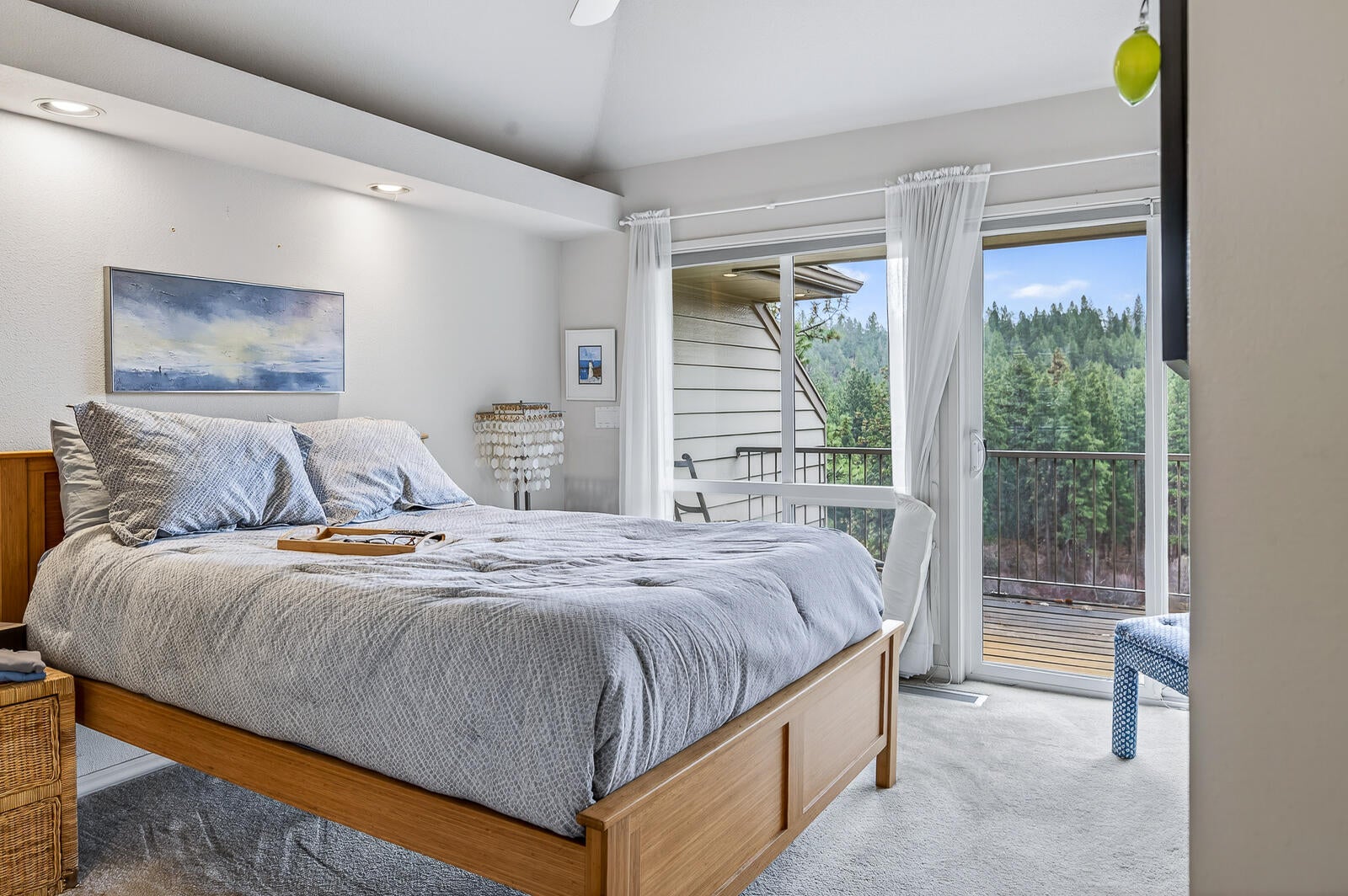 Bend, Oregon, 97702, United States, 4 Bedrooms Bedrooms, ,5 BathroomsBathrooms,Residential,Active,2007101