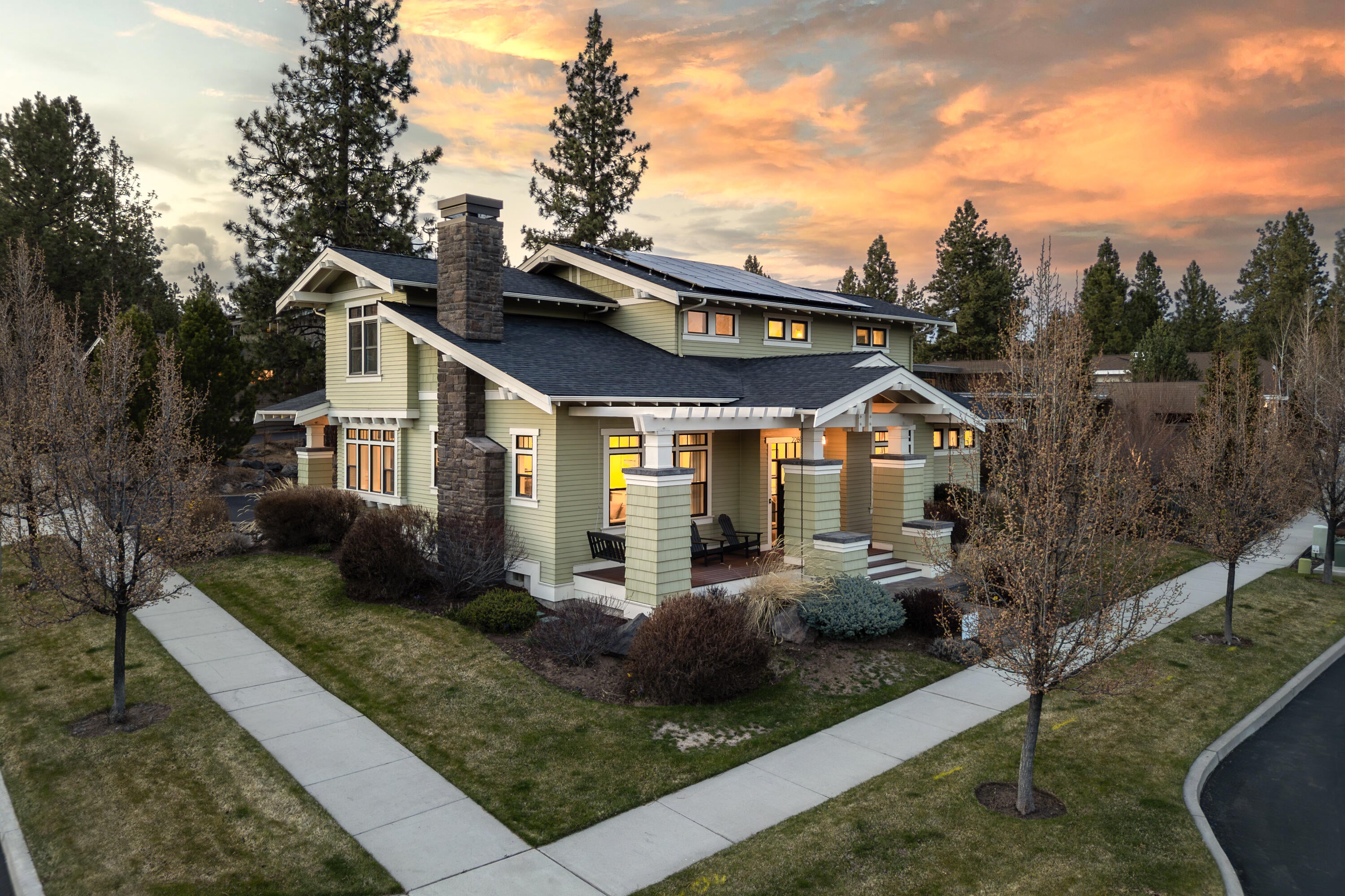 Bend, Oregon, 97703, United States, 4 Bedrooms Bedrooms, ,3 BathroomsBathrooms,Residential,Active,1764459