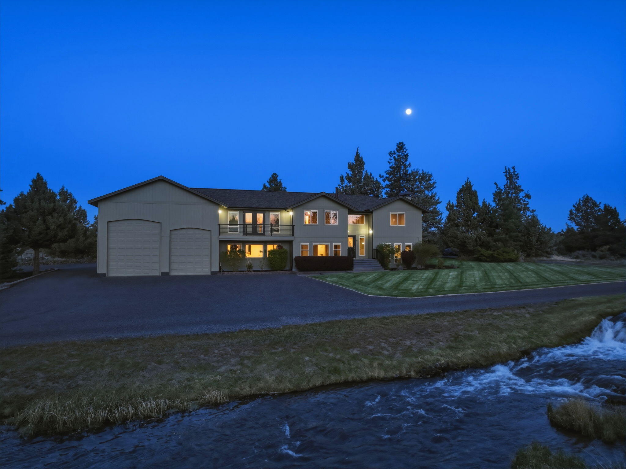 Bend, Oregon, 97702, United States, 3 Bedrooms Bedrooms, ,5 BathroomsBathrooms,Residential,Active,2045021