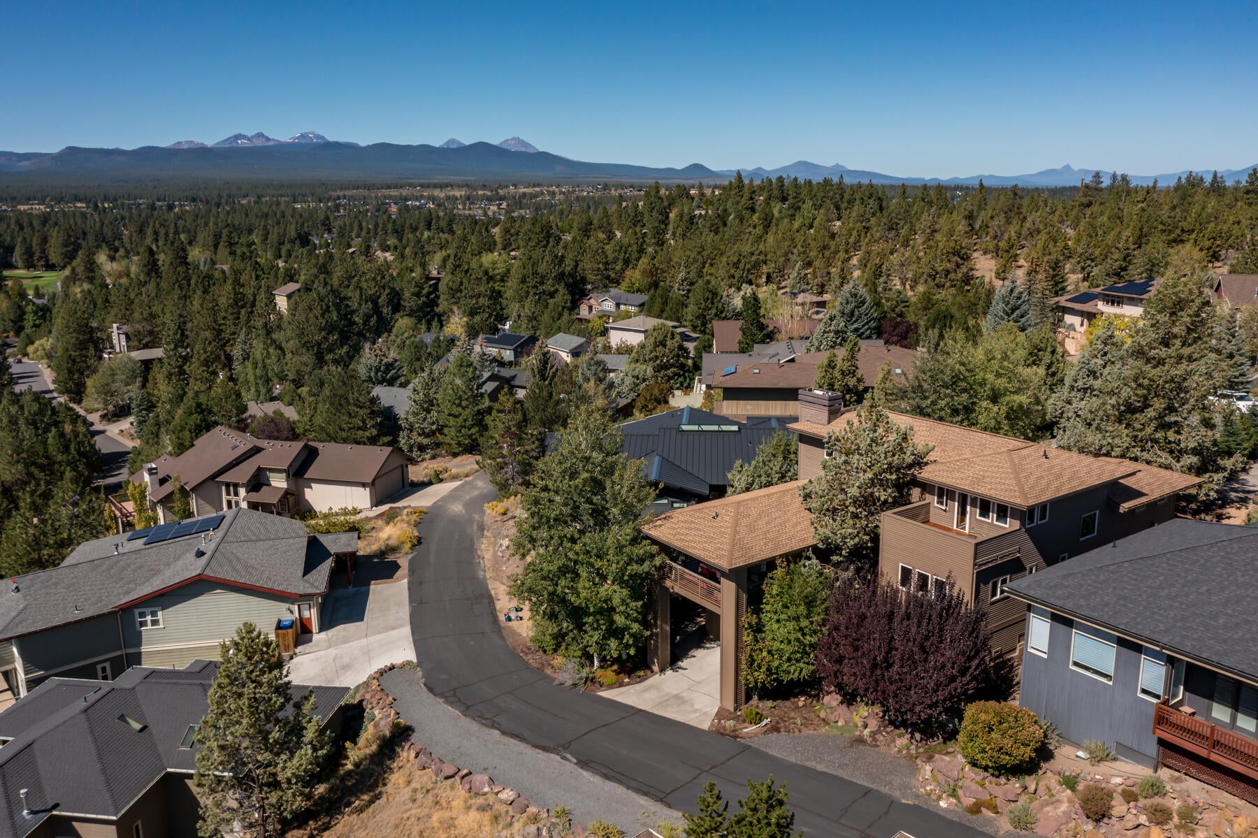 Bend, Oregon, 97702, United States, 3 Bedrooms Bedrooms, ,3 BathroomsBathrooms,Residential,Active,1936452