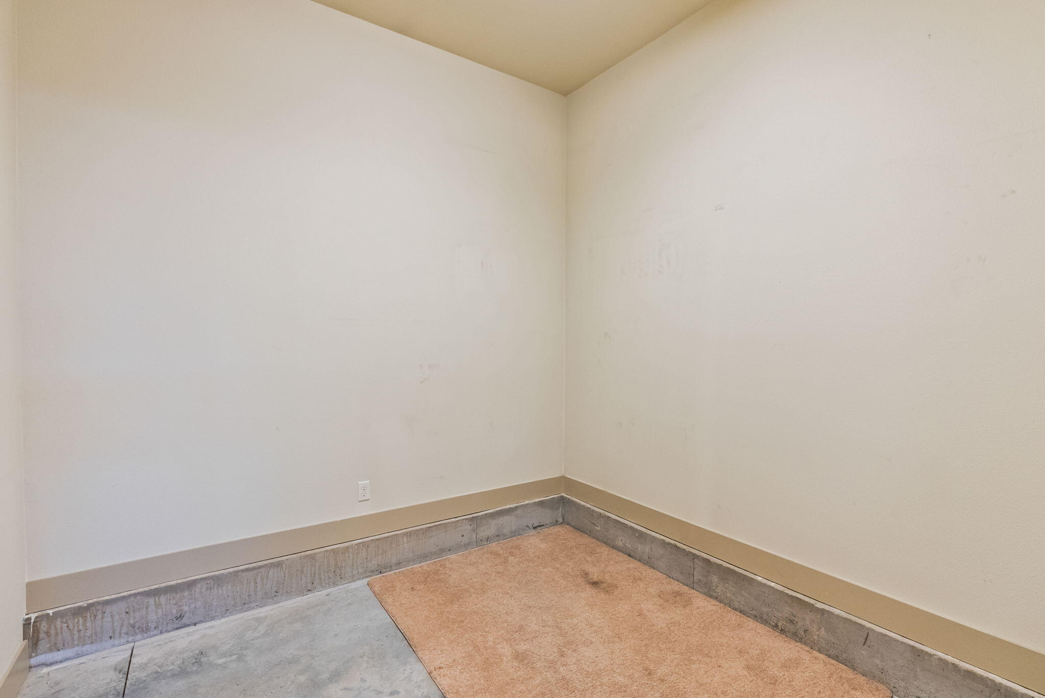 Bend, Oregon, 97702, United States, 3 Bedrooms Bedrooms, ,4 BathroomsBathrooms,Residential,Active,1952481