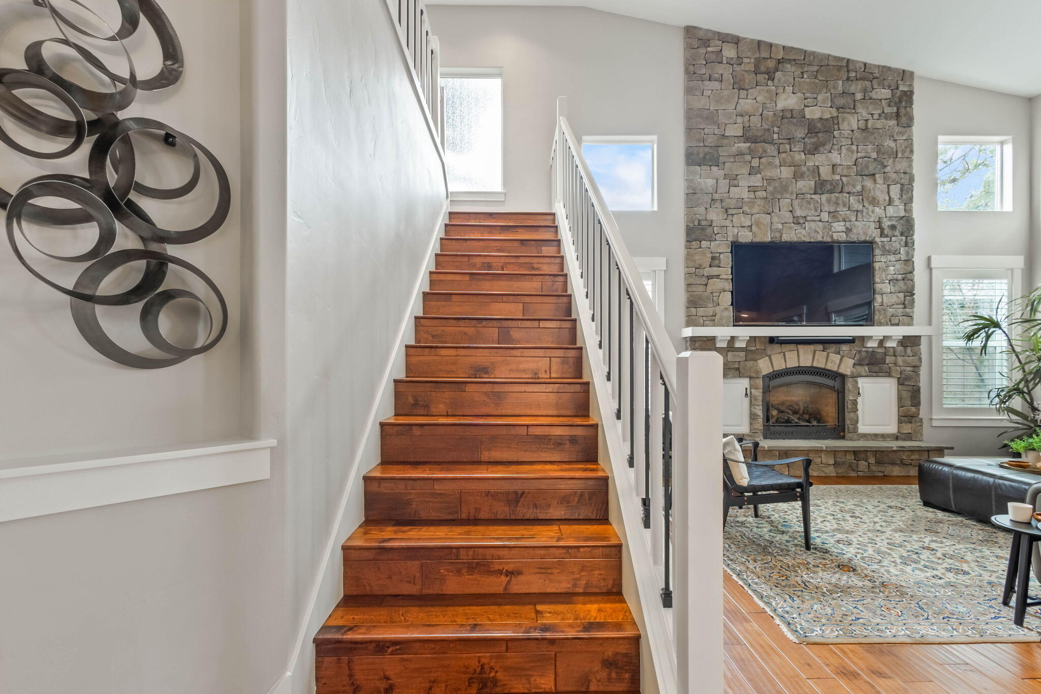 Bend, Oregon, 97702, United States, 4 Bedrooms Bedrooms, ,5 BathroomsBathrooms,Residential,Active,1726847