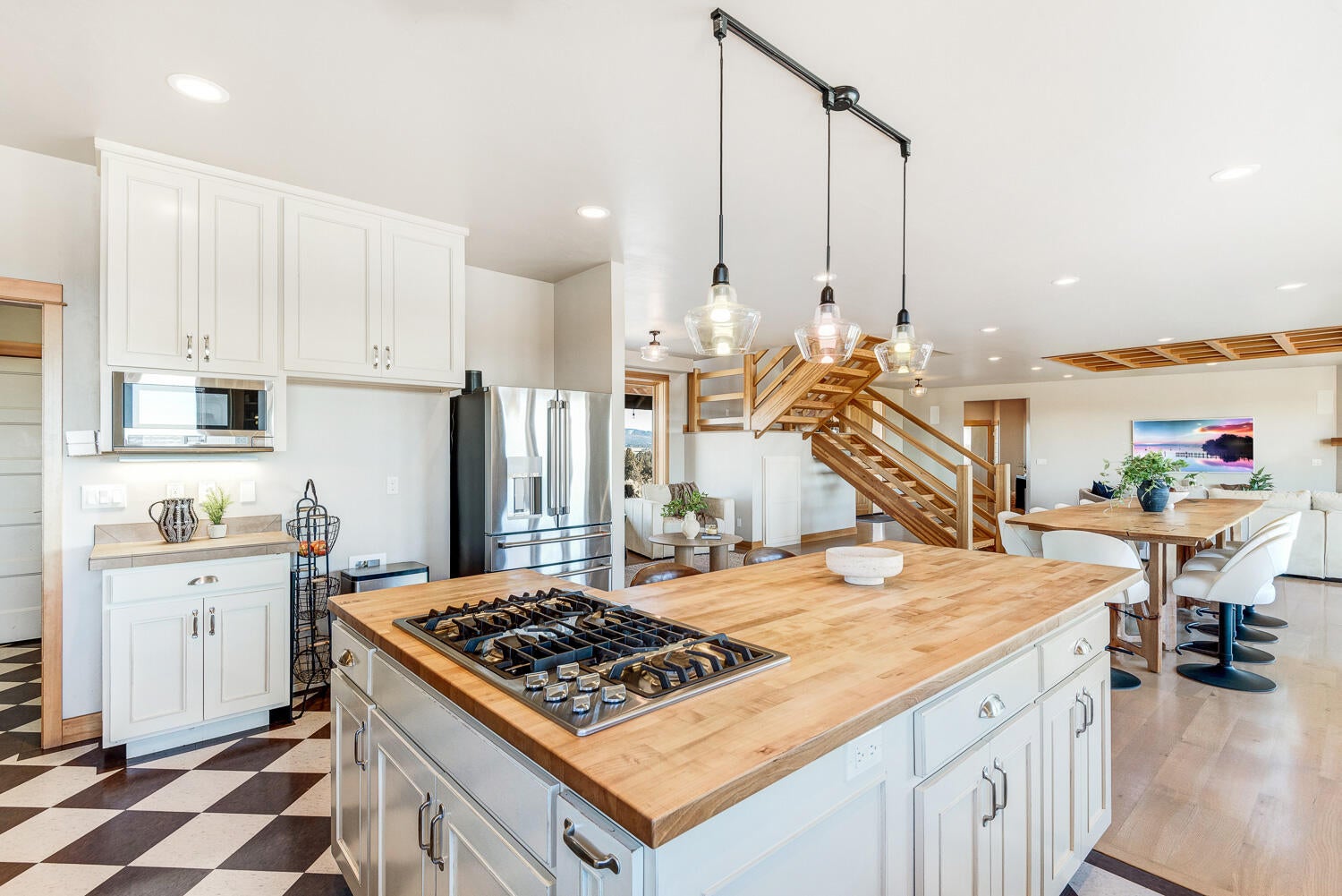 Powell Butte, Oregon, 97753, United States, 3 Bedrooms Bedrooms, ,4 BathroomsBathrooms,Residential,Active,2001062